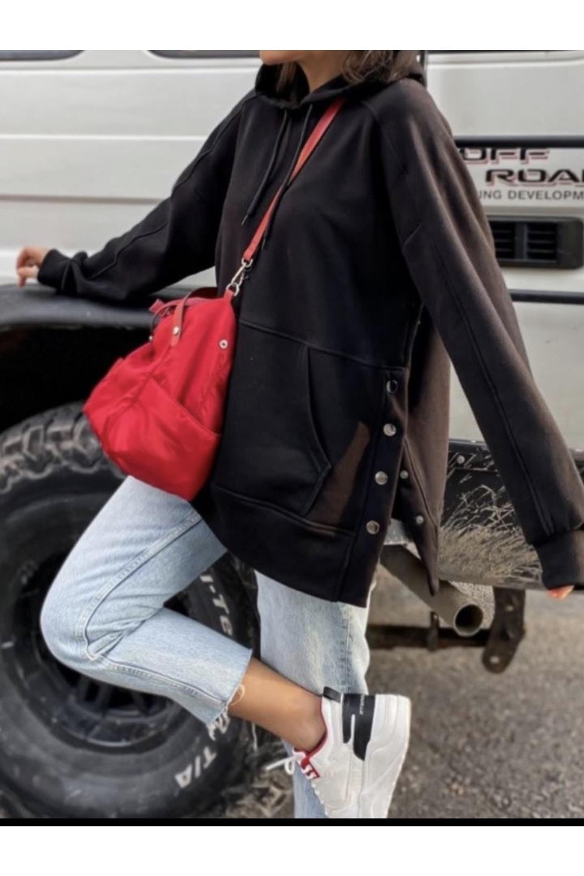 Siyah Kapüşonlu Içi Polarlı Oversize Sweatshirt