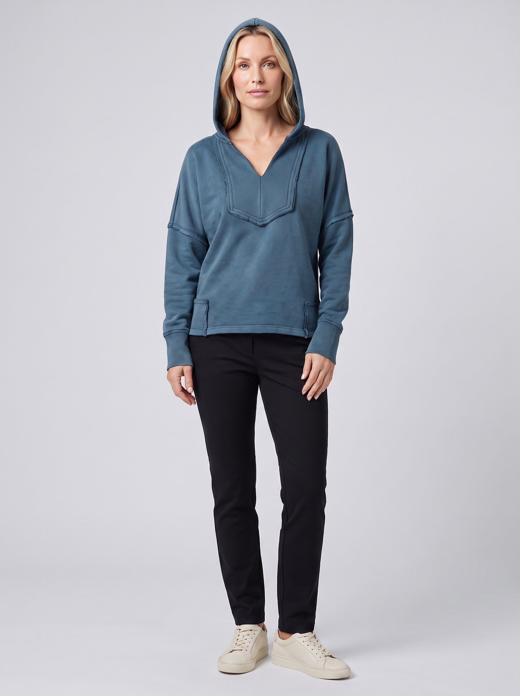 Bold & Young Kadın Petrol Mavisi V Yaka Dikiş Detaylı Parça Boya Yıkama Efektli %100 Pamuk Kapüşonlu Sweatshirt
