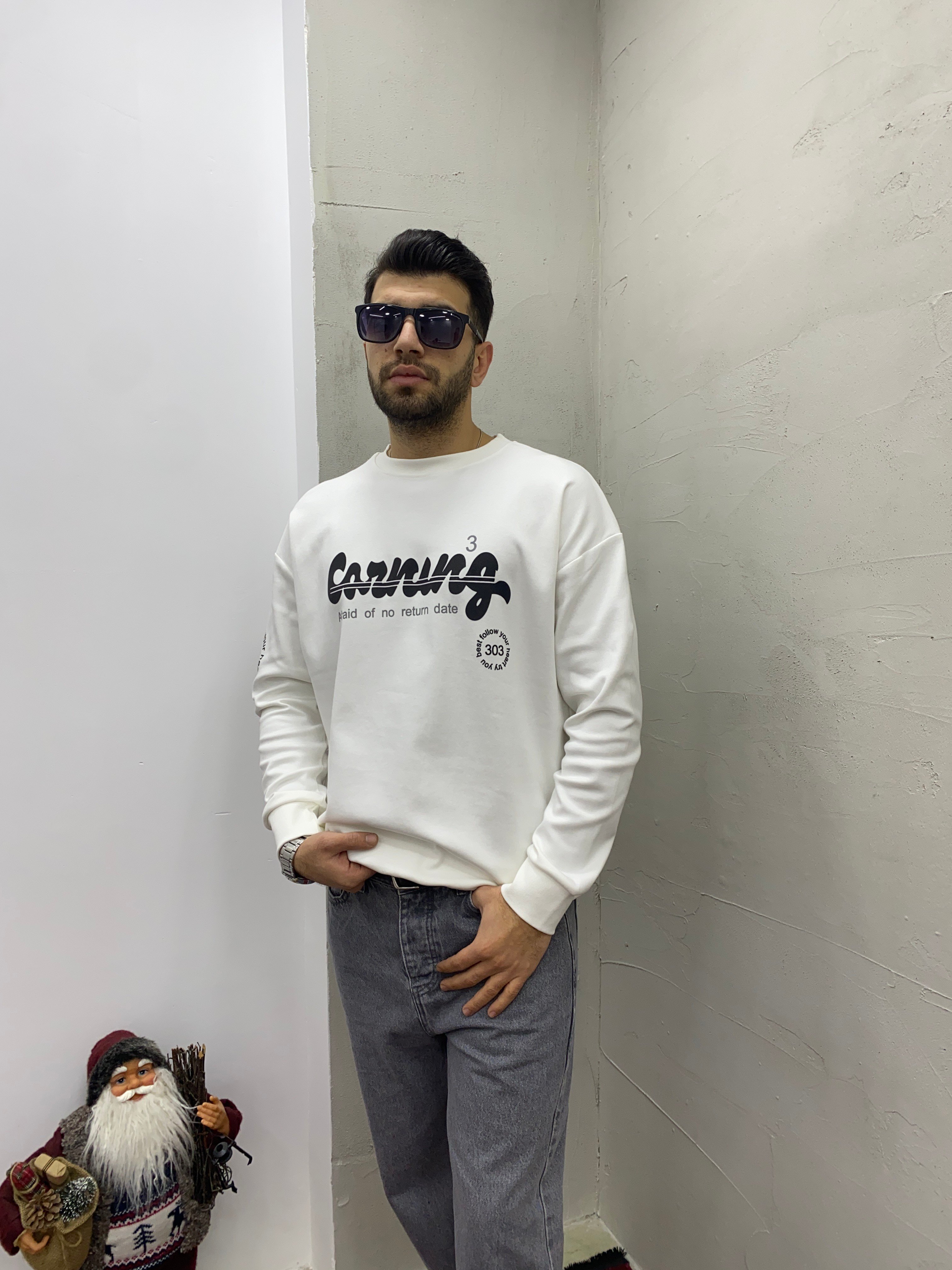 Beyaz Baskılı Kol Detaylı Sweatshirt