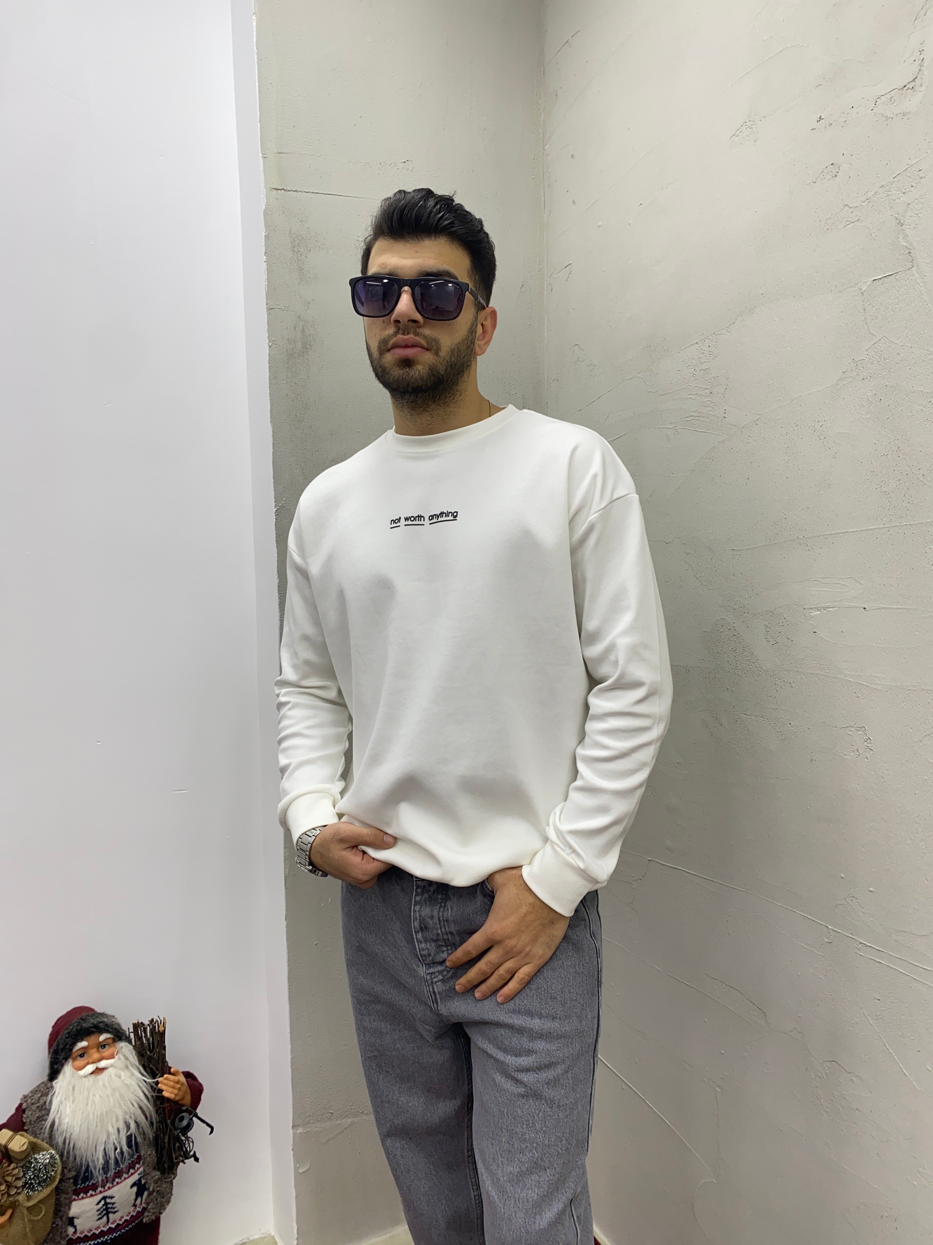 Beyaz Minimal Baskılı Sweatshirt