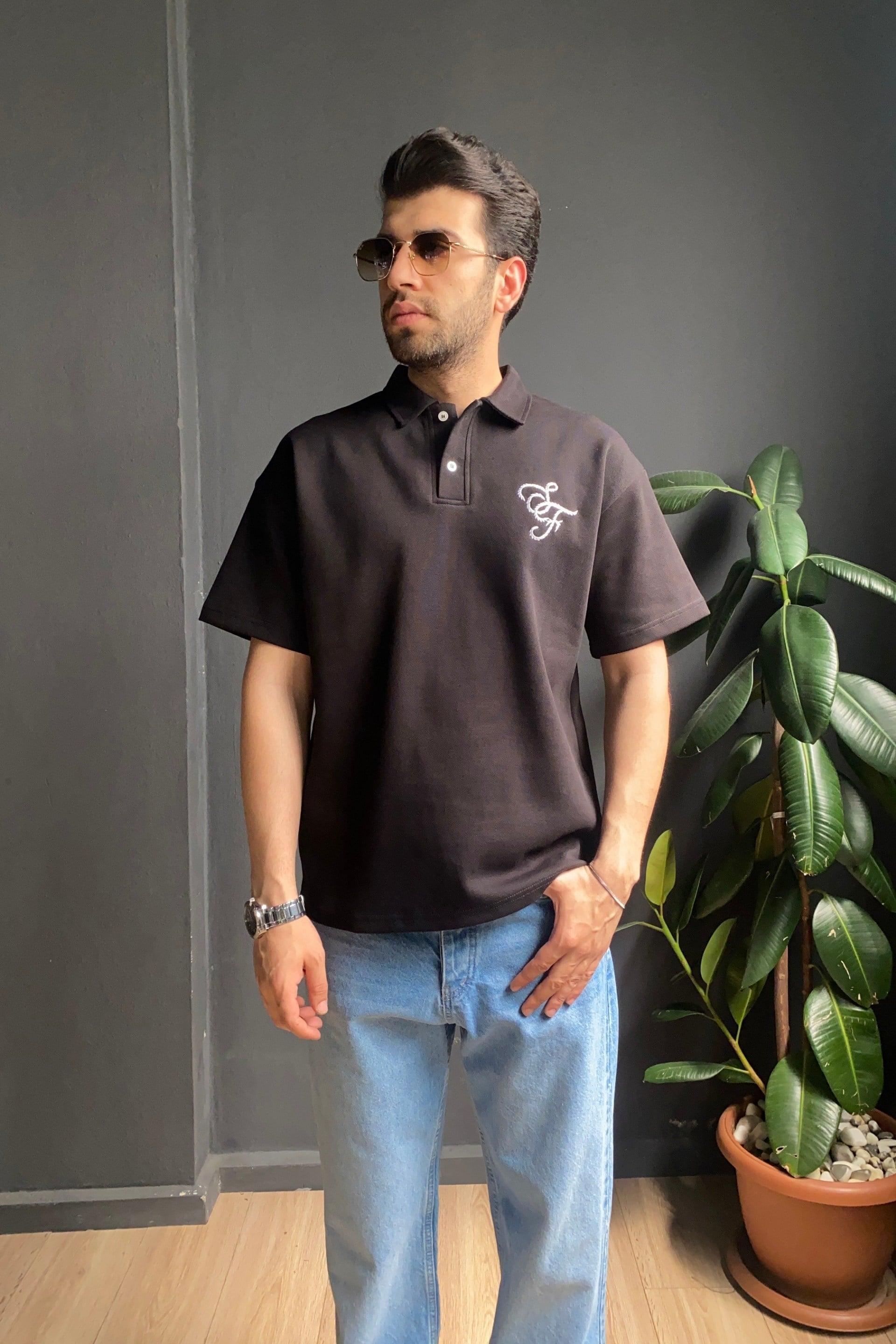 Siyah Pike Kumaş Göğüs Nakışlı Polo Yaka Tişört