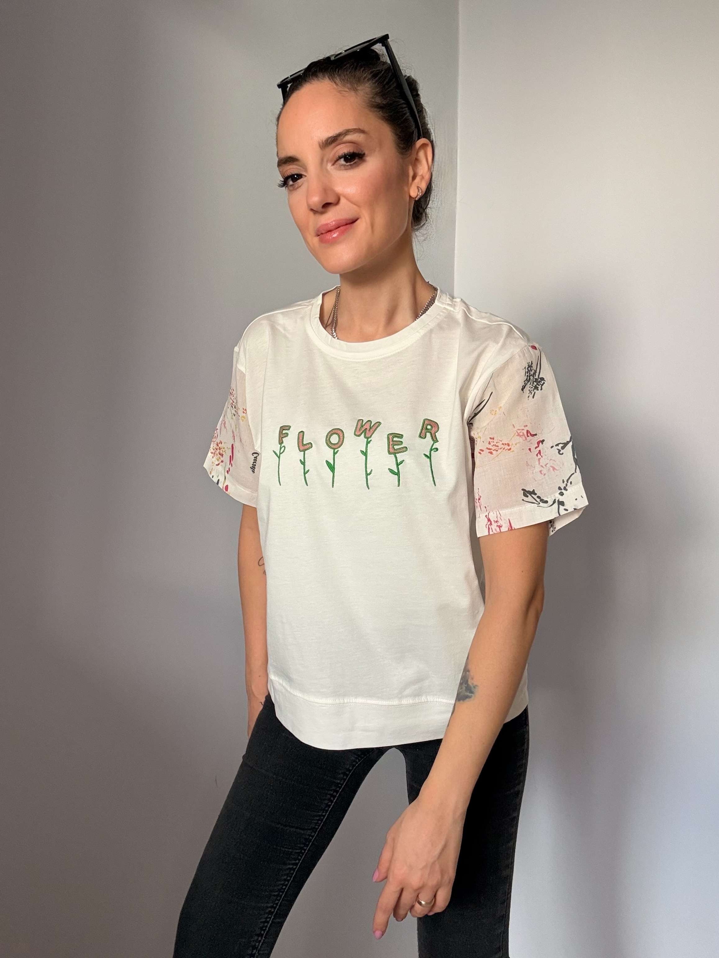 Ekru Flower Baskılı Tişört