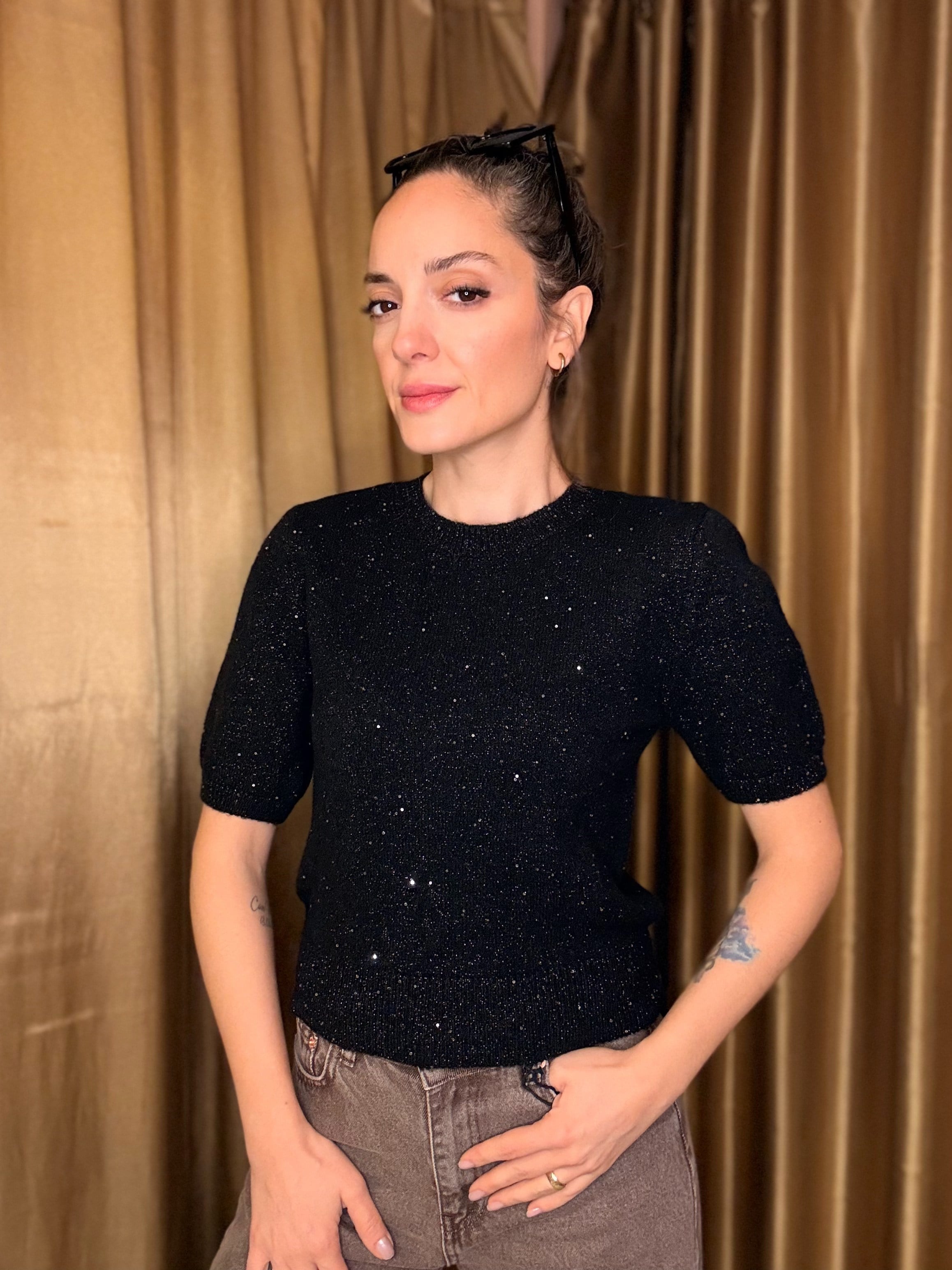 Siyah Pullu Simli Kısa Kol Triko