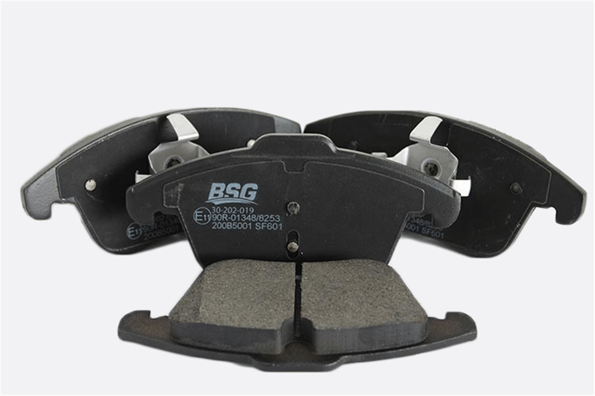 BSG 30-200-028 - Fren Balatasi Ön - Ford Mondeo/land Rover/s60