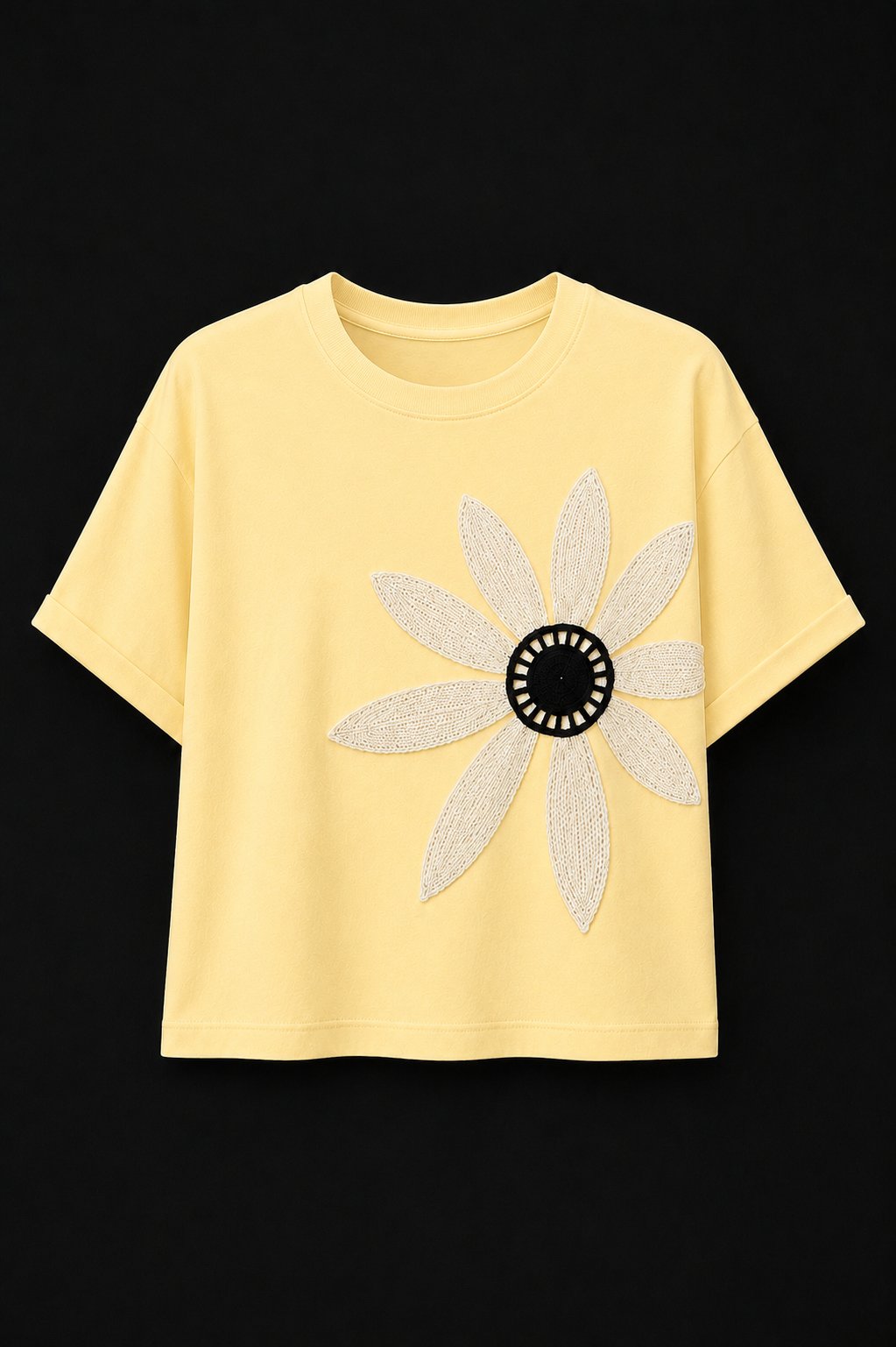 Sarı Pamuklu Bisiklet Yaka Rahat Kalıp Papatya Nakışlı T-Shirt