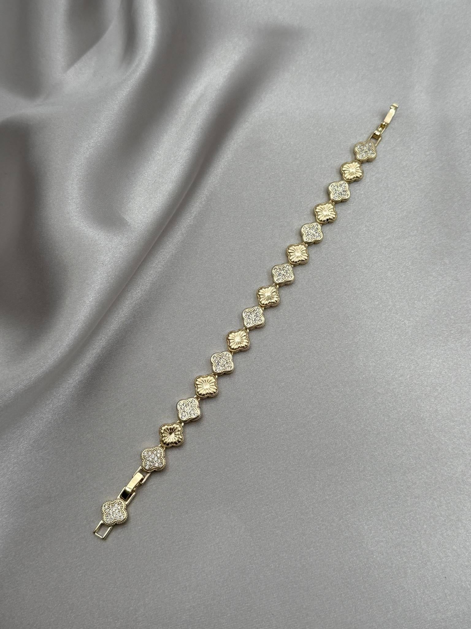 CM 14K Yonca Model Zirkon Taşlı Gold Bileklik
