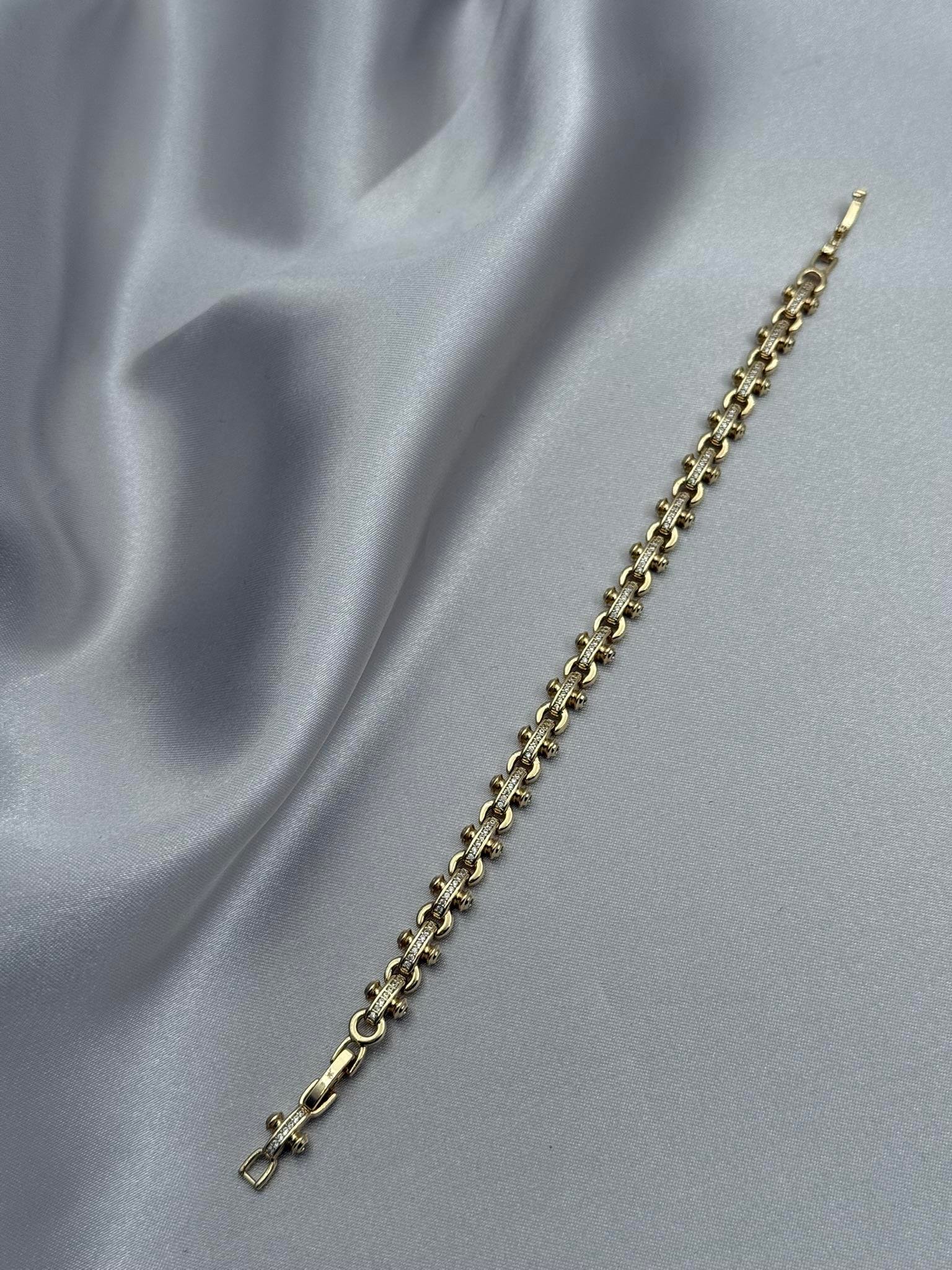 Xuping 14K Geçmeli Düğüm Model Zirkon Taşlı Gold Bileklik