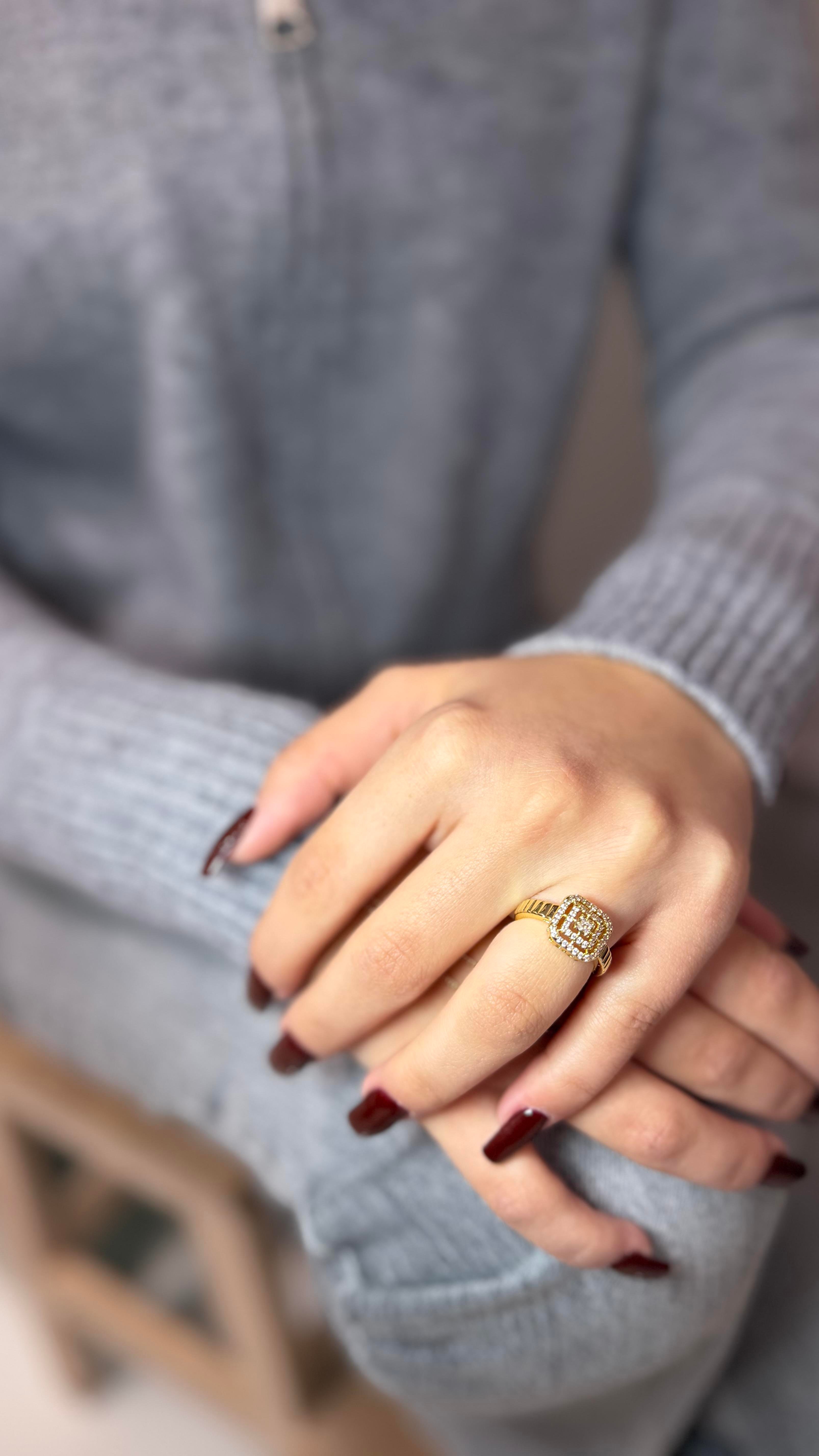 Xuping 14K Taşlı Gold Yüzük