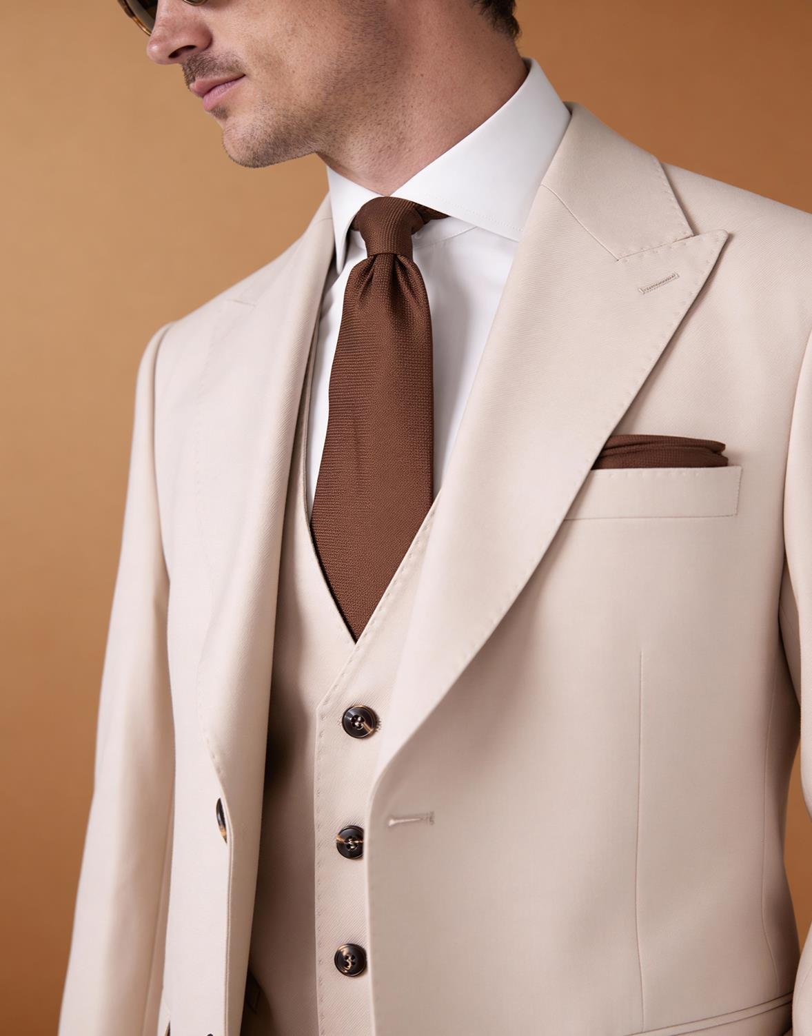 Erkek Yelekli Takım Elbise | Kırlangıç Yaka | Modern Fit | Bej · 5