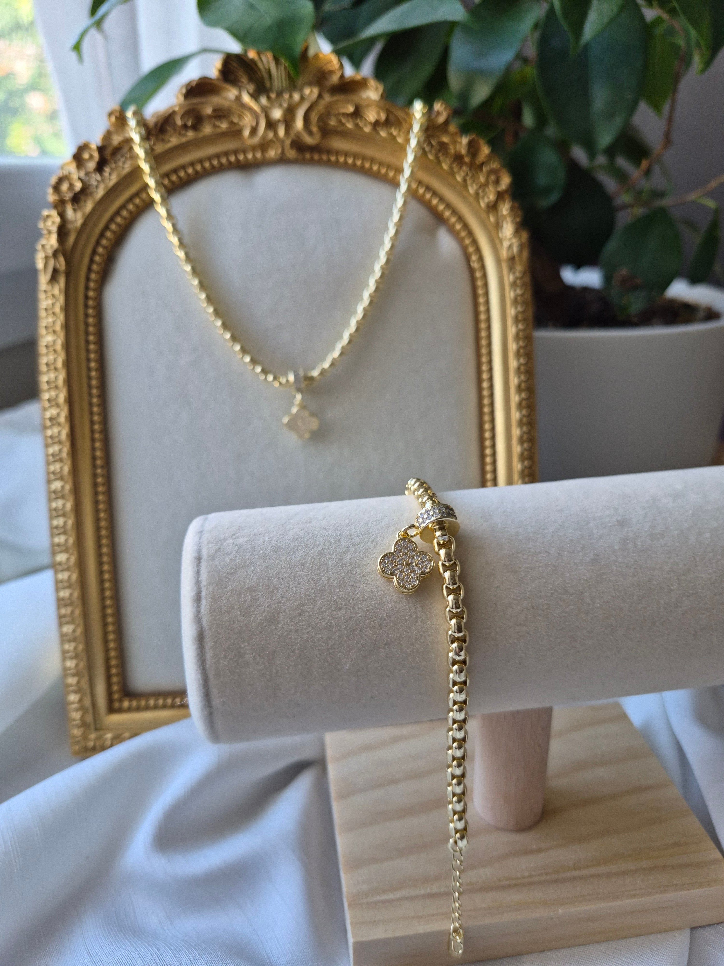 14 k taşlı yonca set