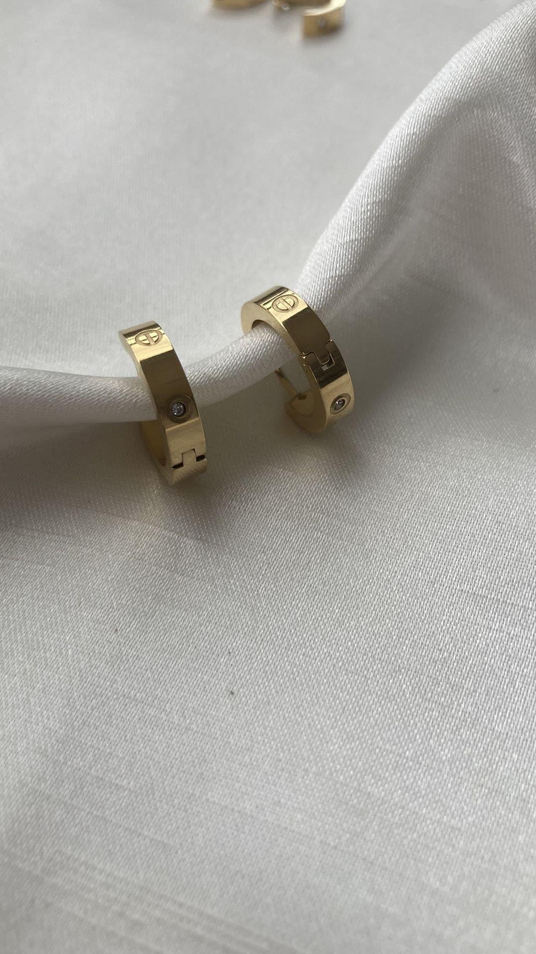Cartier taşlı küpe