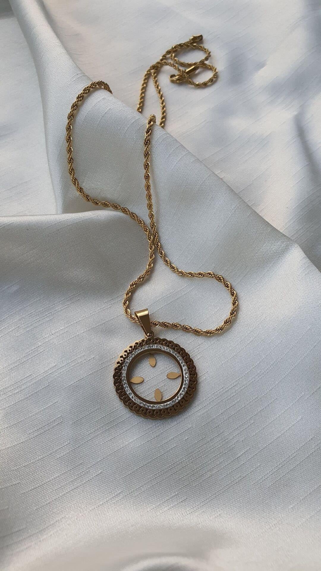 Çeyrek takmalık burgu kolye
