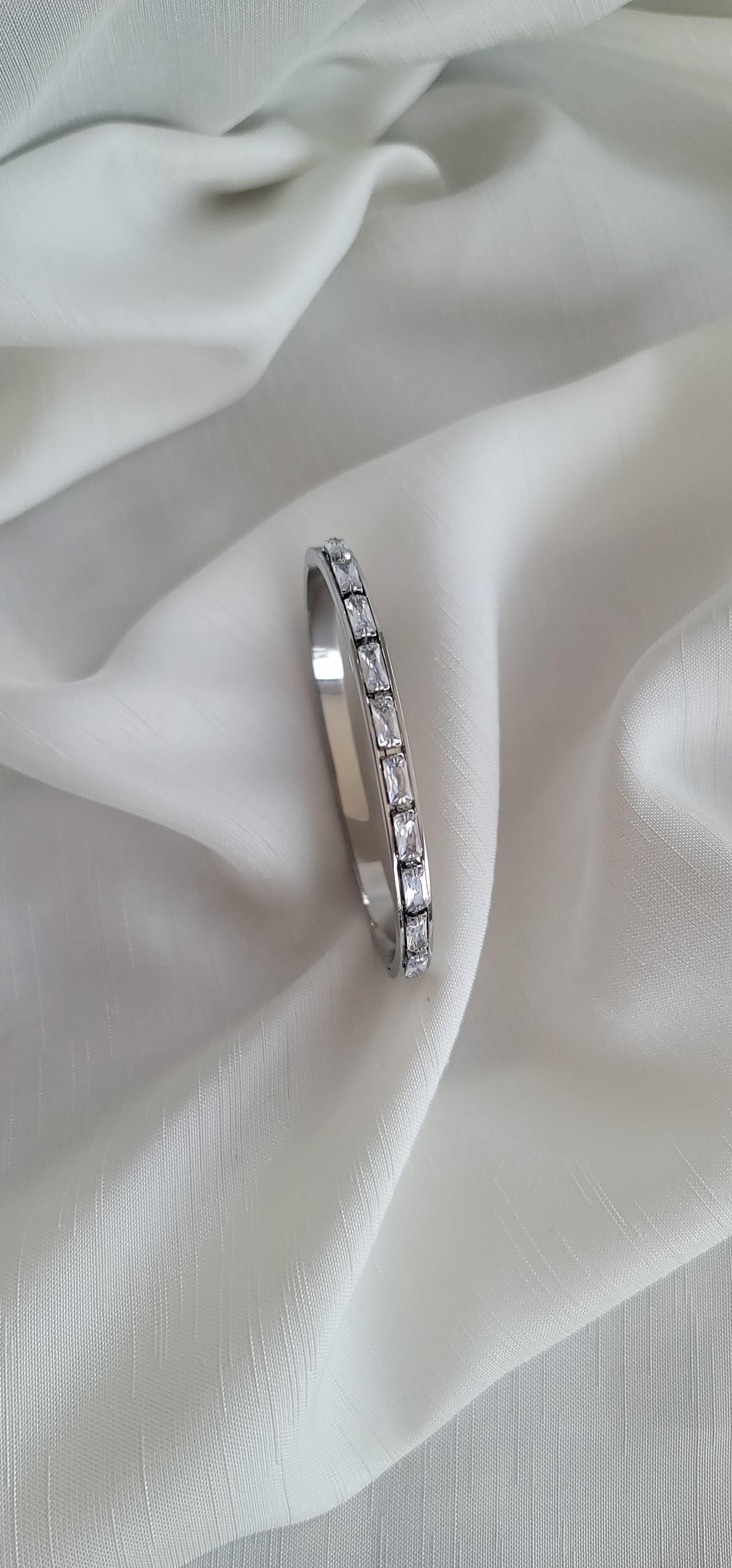 Silver baget taşlı kelepçe