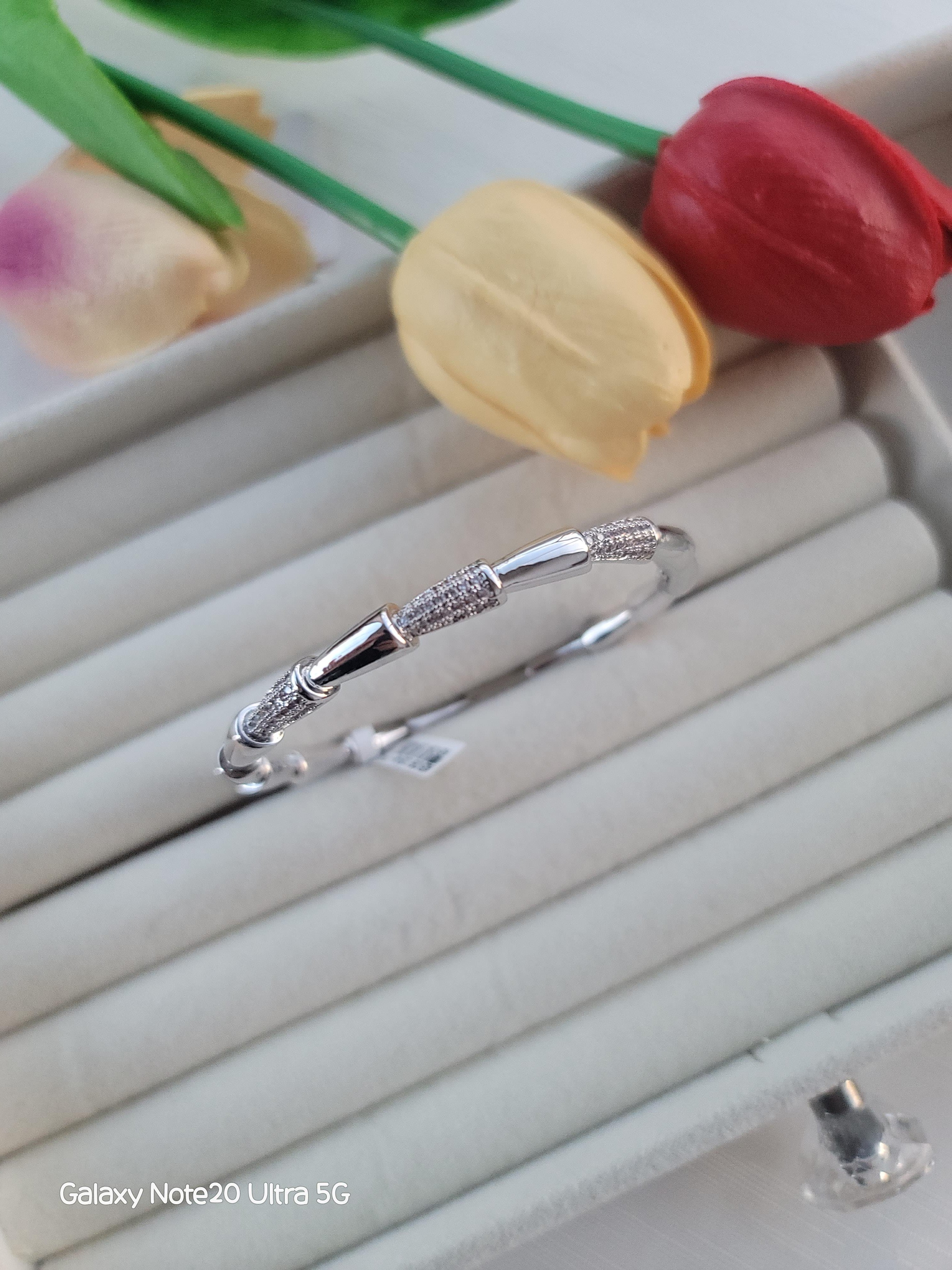 Silver taşlı zirkon kelepçe