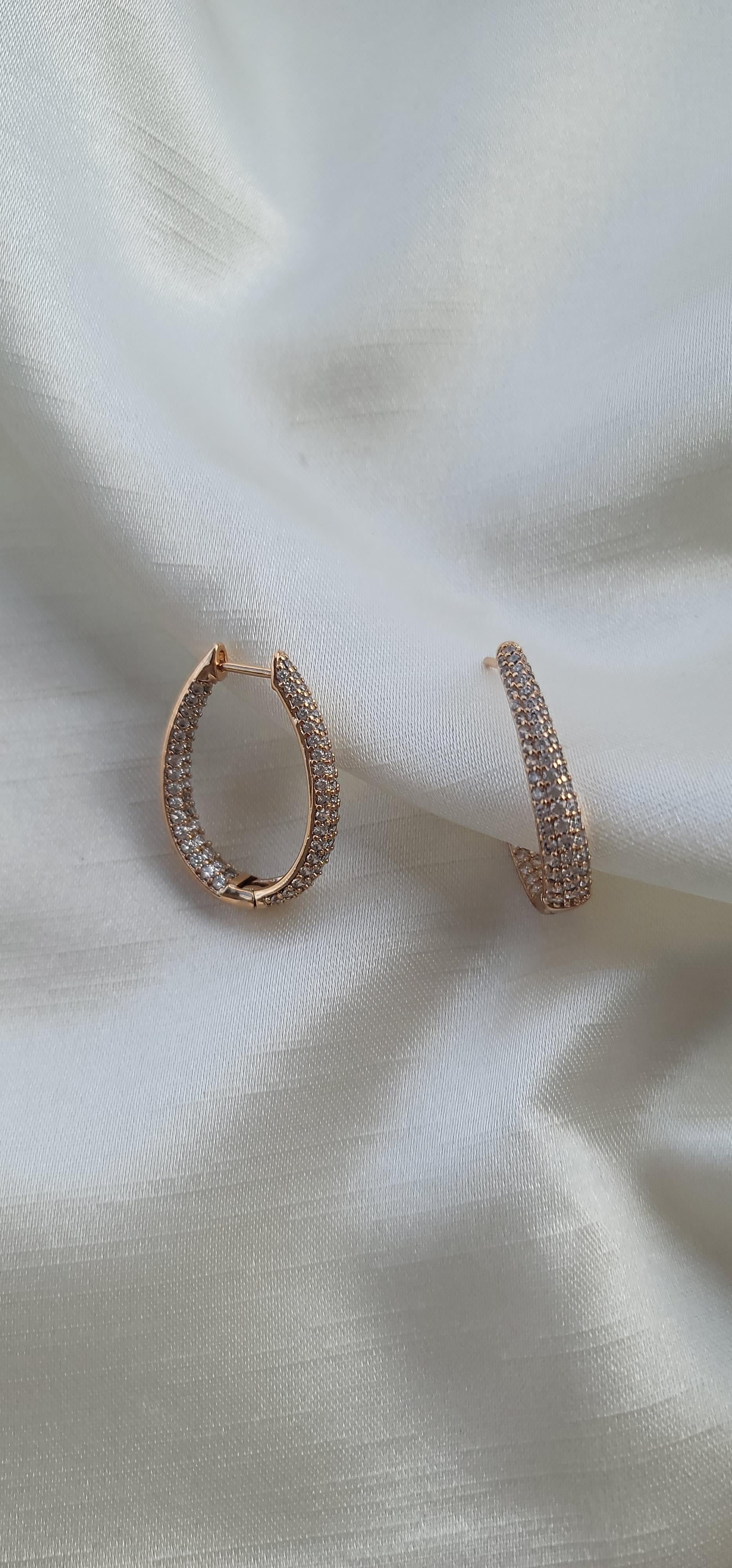Taşlı oval küpe
