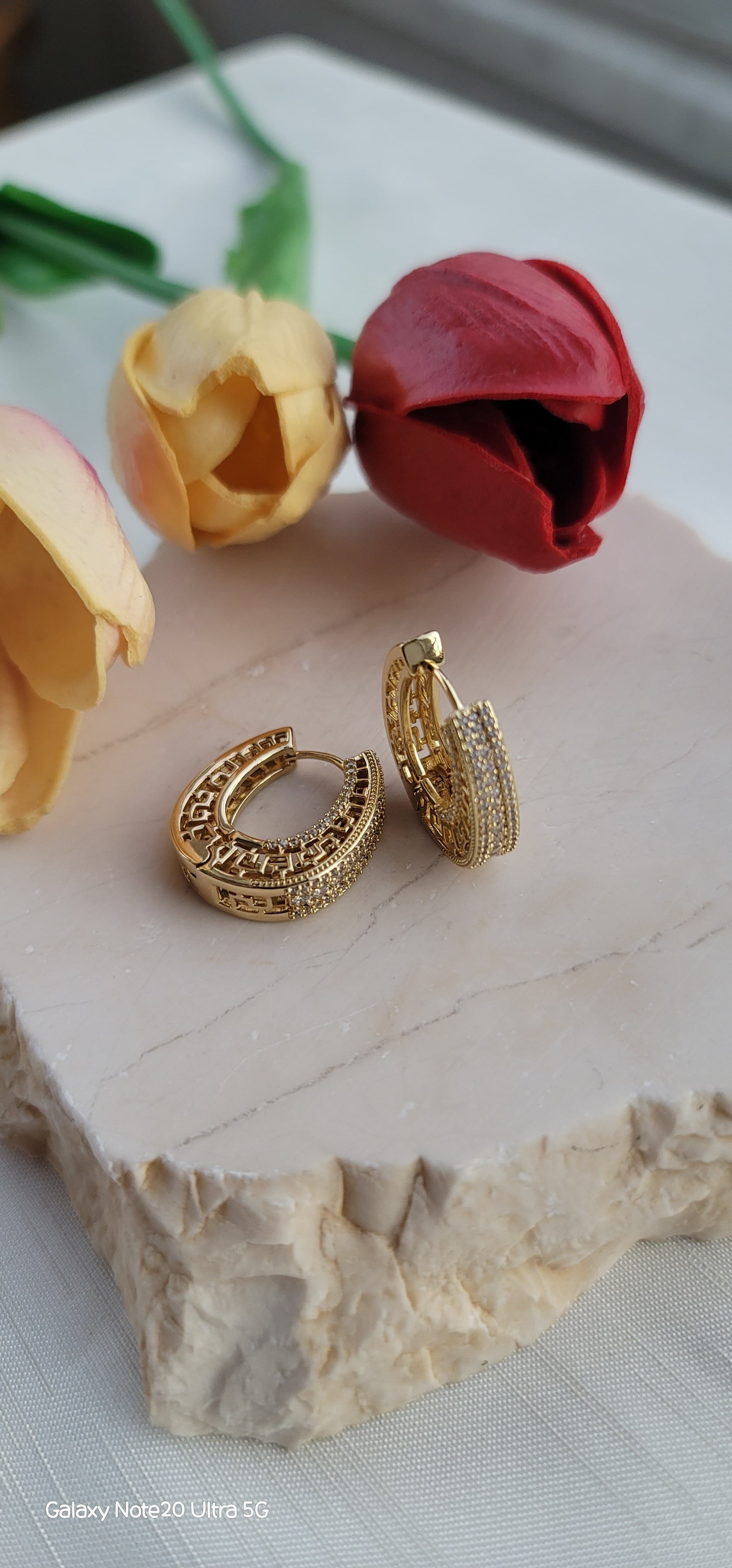 Xuping taşlı işlemeli oval küpe