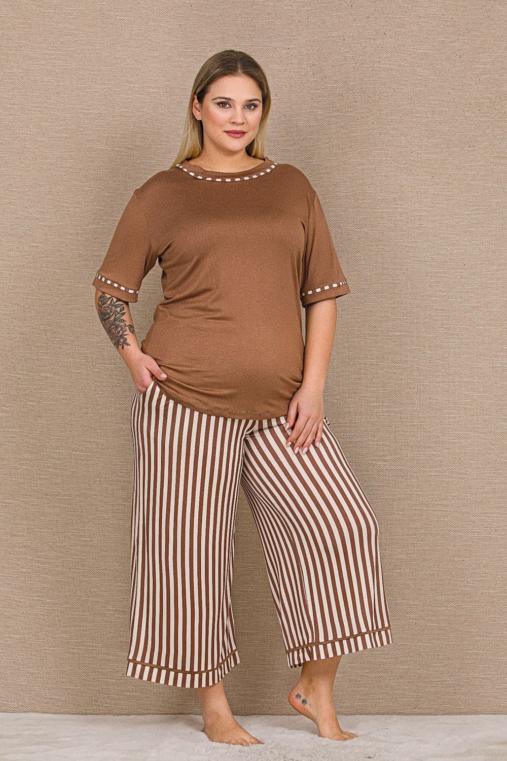 Altı Çizgili Büyük Beden Kapri Pijama Takımı