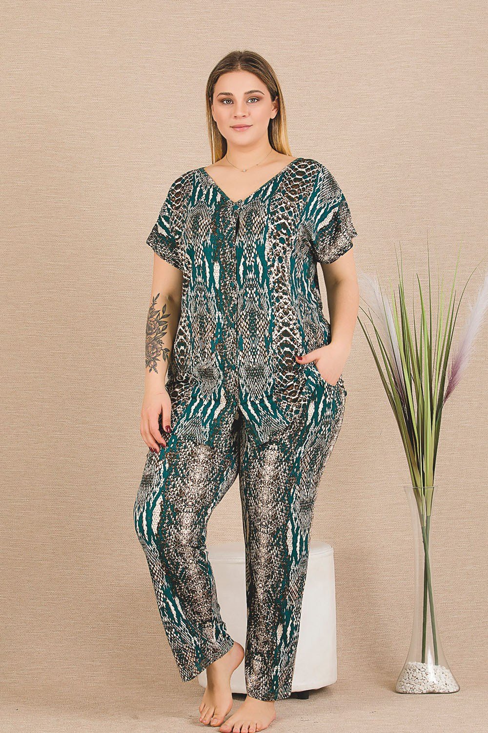 Çok Renkli Düğmeli Büyük Beden Pijama Takımı