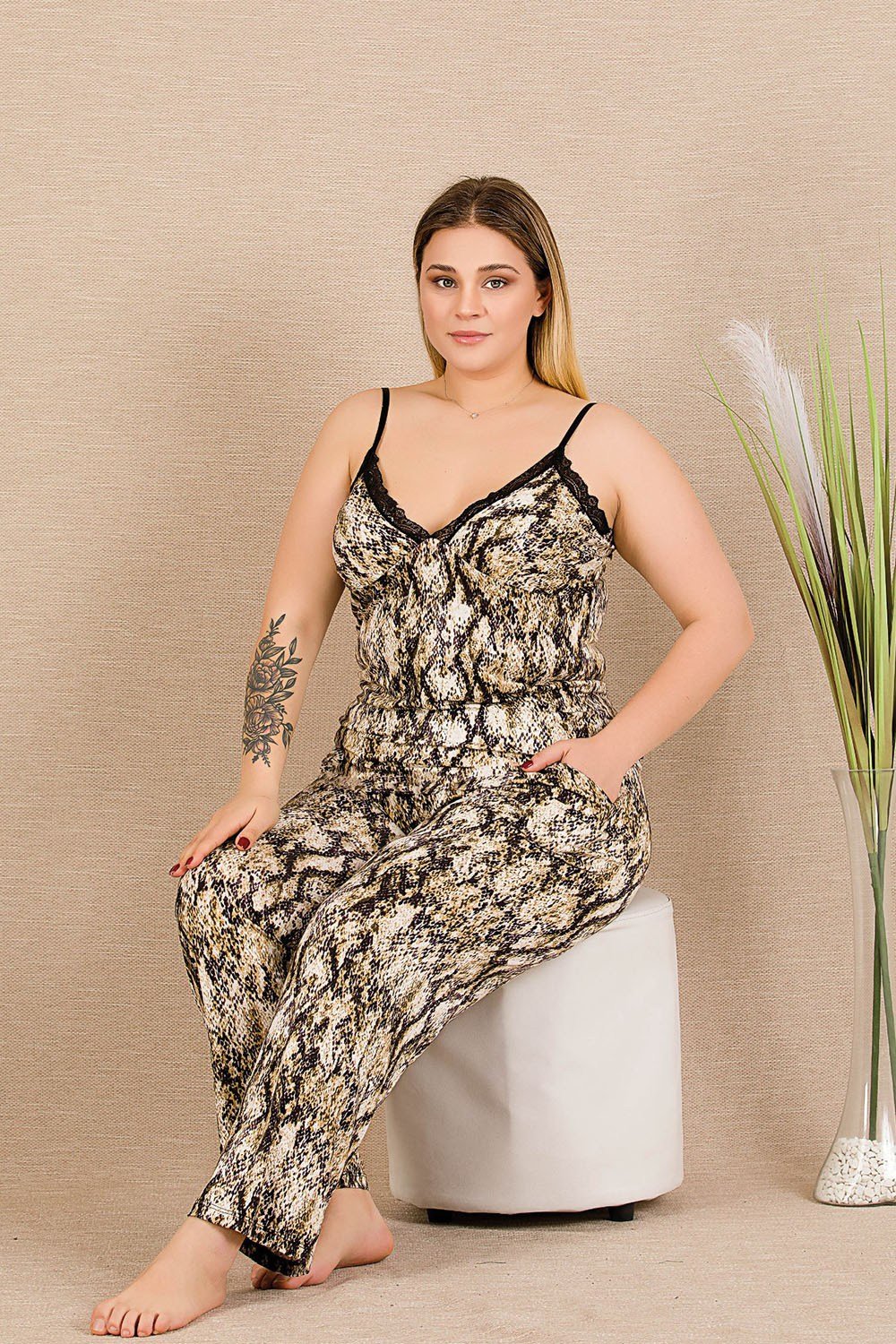Çok Renkli İp Askılı Büyük Beden Pijama Takımı