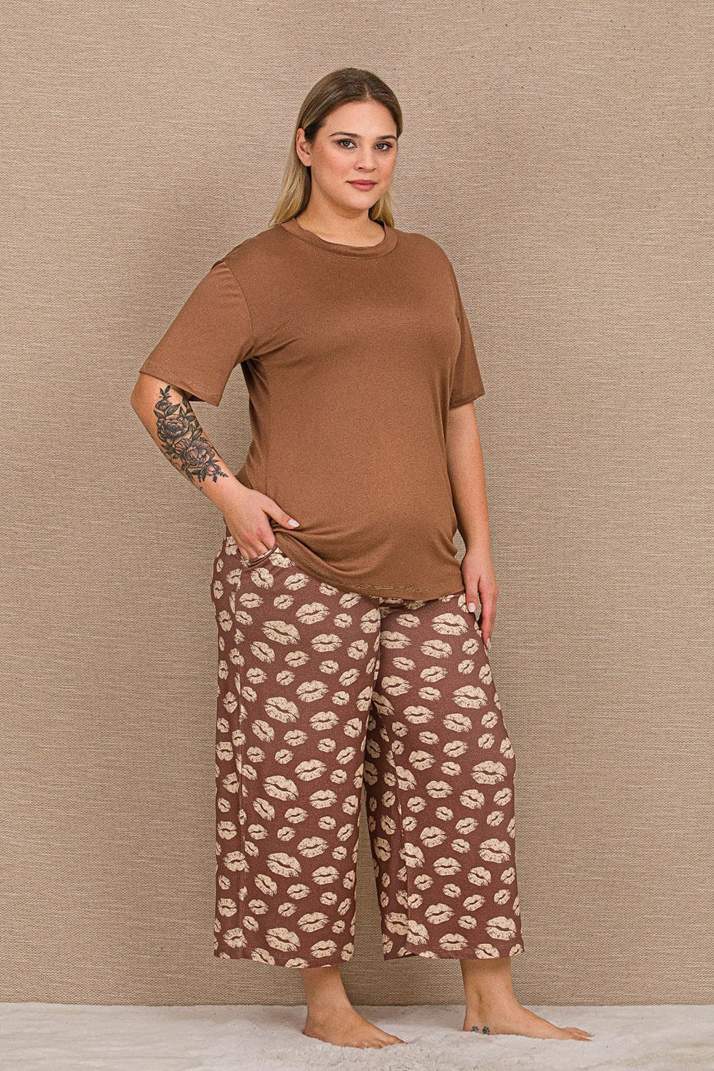 Dudak Desenli Büyük Beden Kapri Pijama Takımı