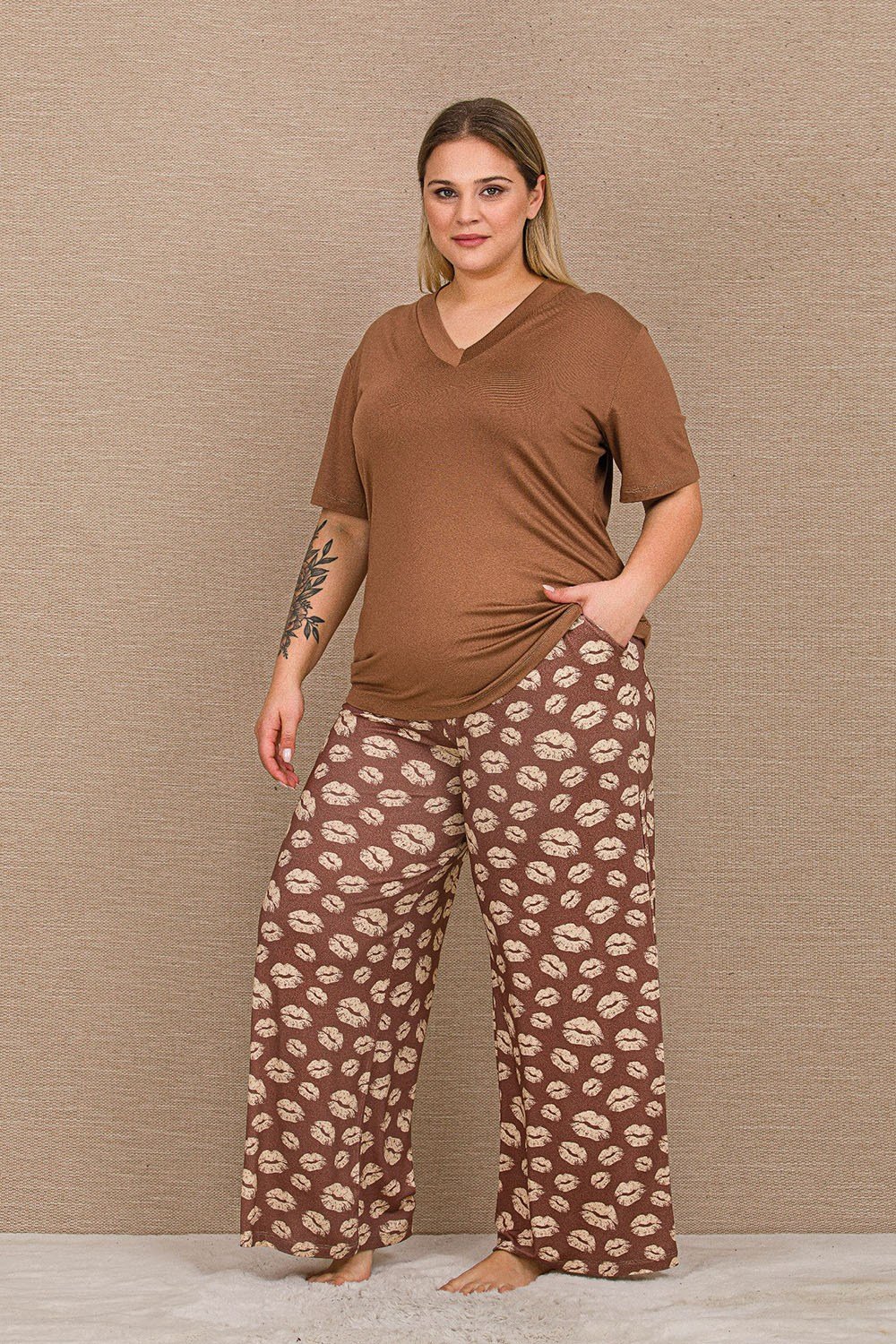 Dudak Desenli Büyük Beden Pijama Takımı