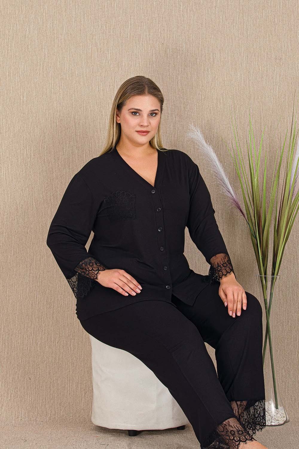 Düğmeli Dantelli Siyah Büyük Beden Pijama Takımı