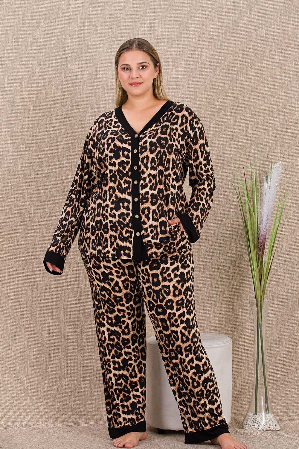 Düğmeli Leopar Cepli Büyük Beden Pijama Takımı
