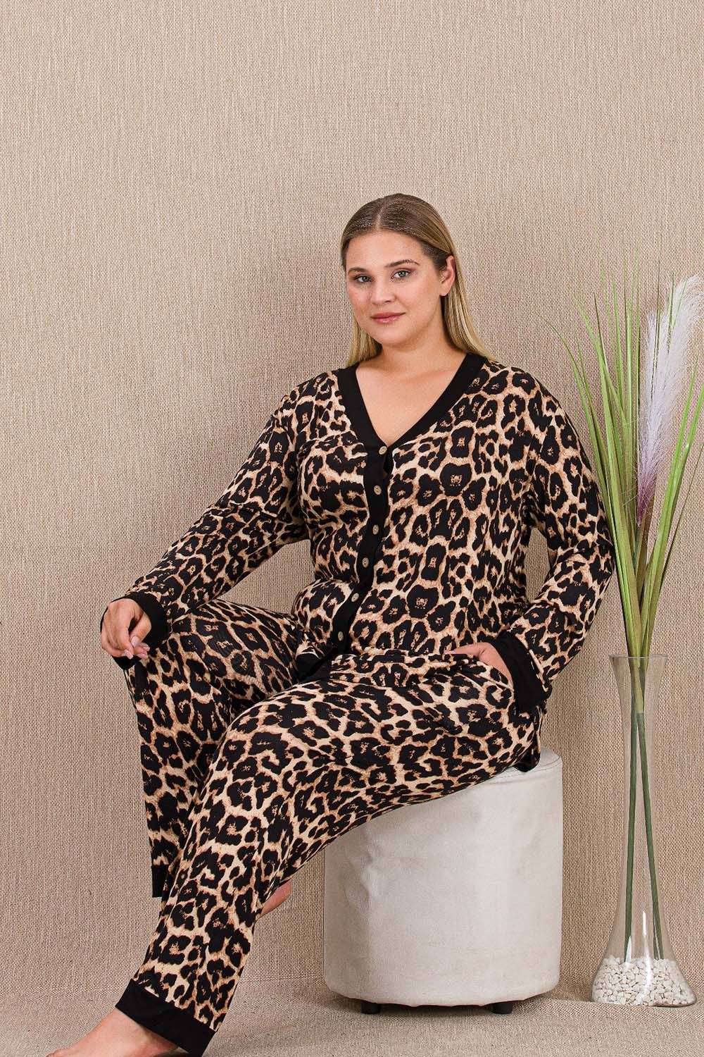 Düğmeli Leopar Cepli Büyük Beden Pijama Takımı