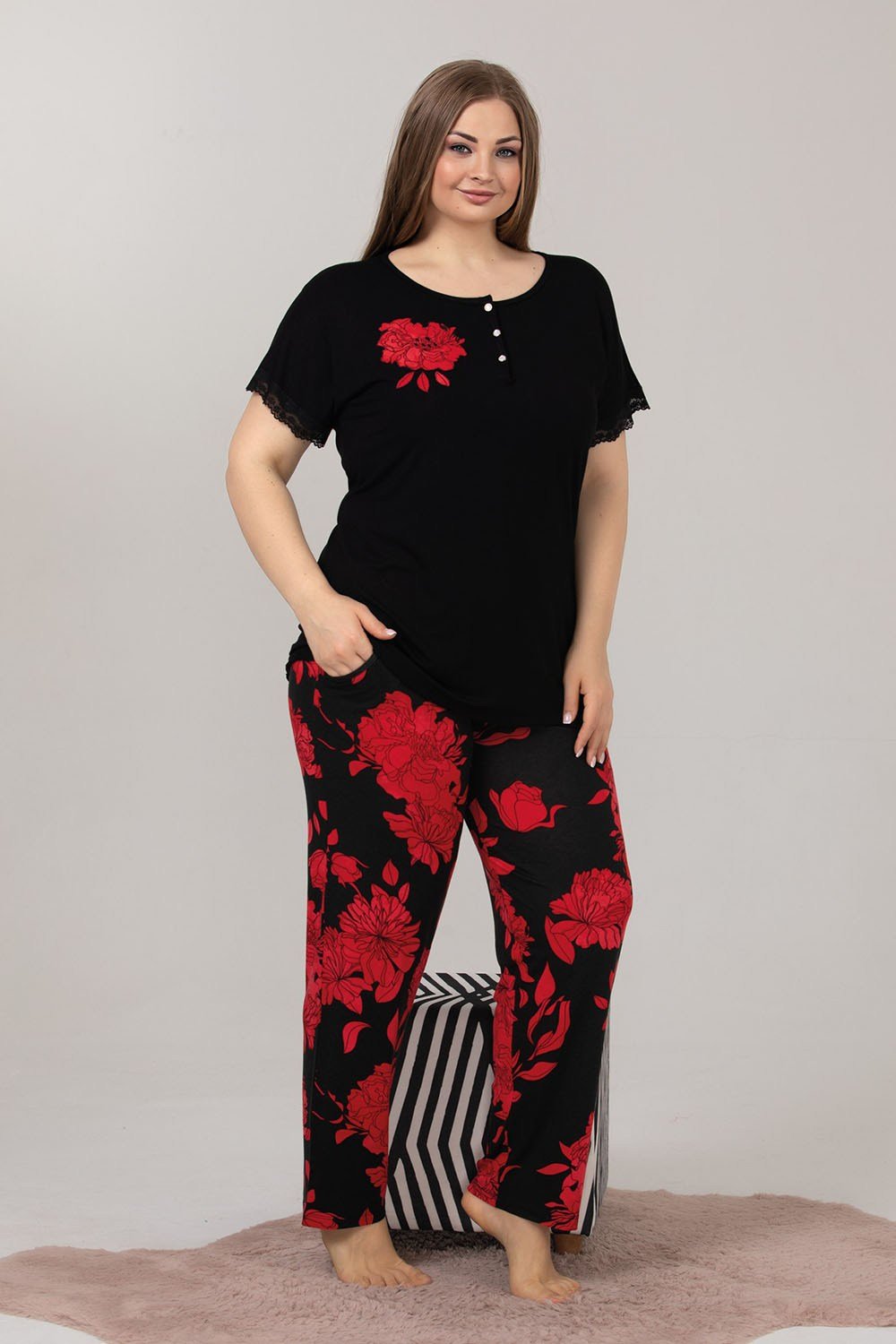 Gül Desenli Büyük Beden Pijama Takımı