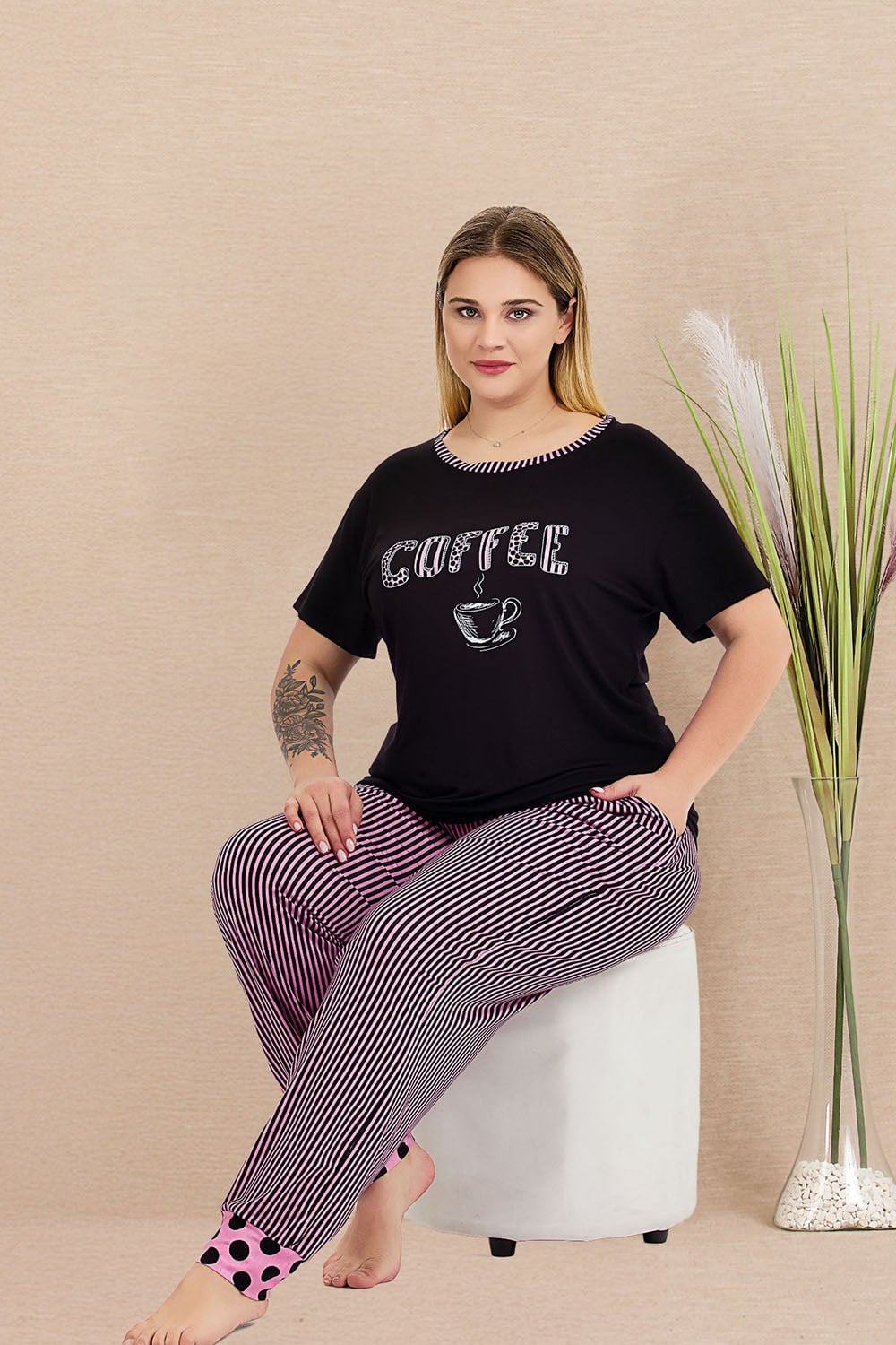 İnce Çizgili Pembe Siyah Büyük Beden Pijama Takımı