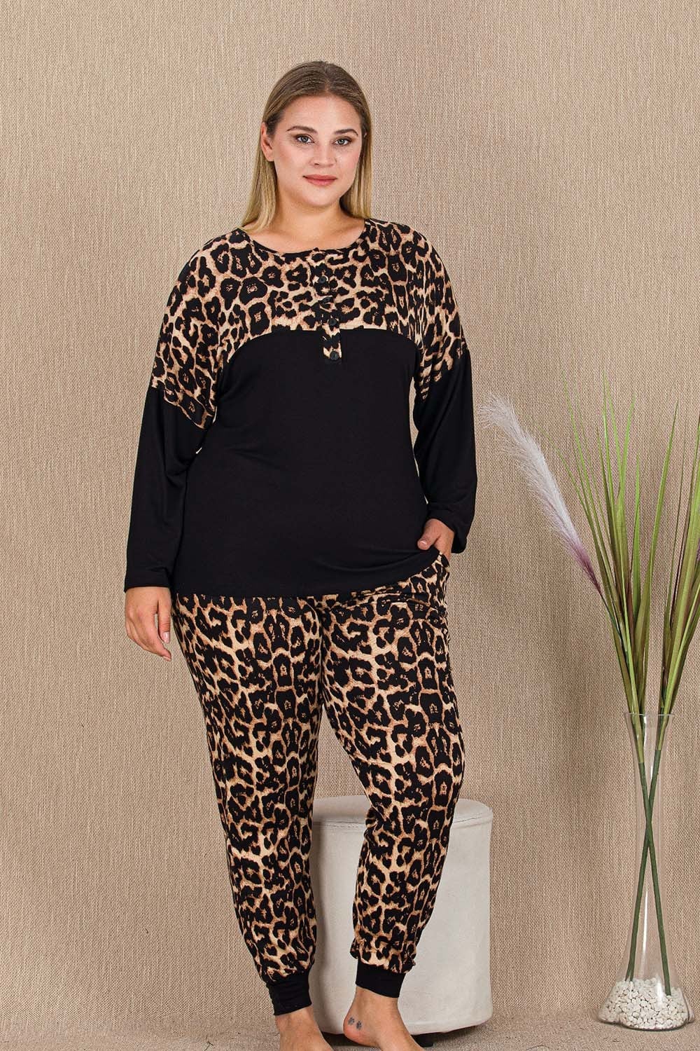 Leopar Siyah Cepli Büyük Beden Pijama Takımı