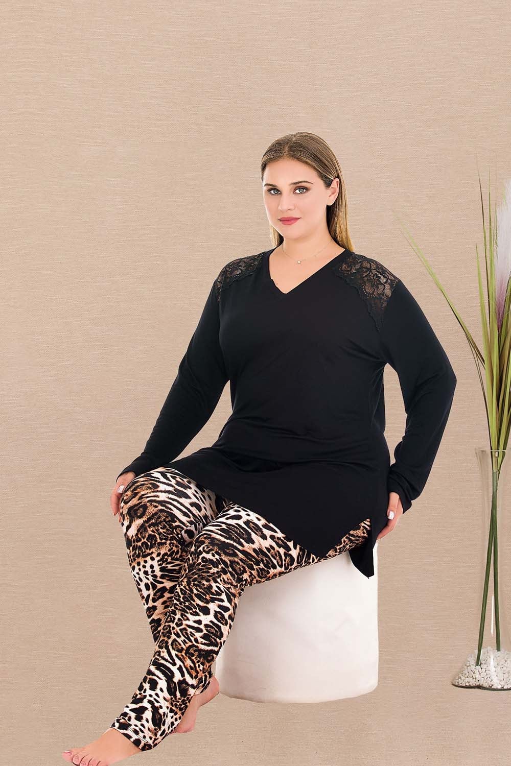 Omuz Üstü Dantelli Büyük Beden Pijama Takımı