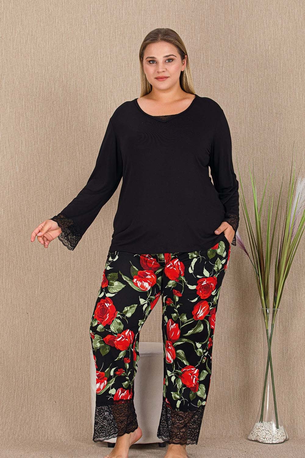 Paça Geniş Dantelli Büyük Beden Pijama Takımı