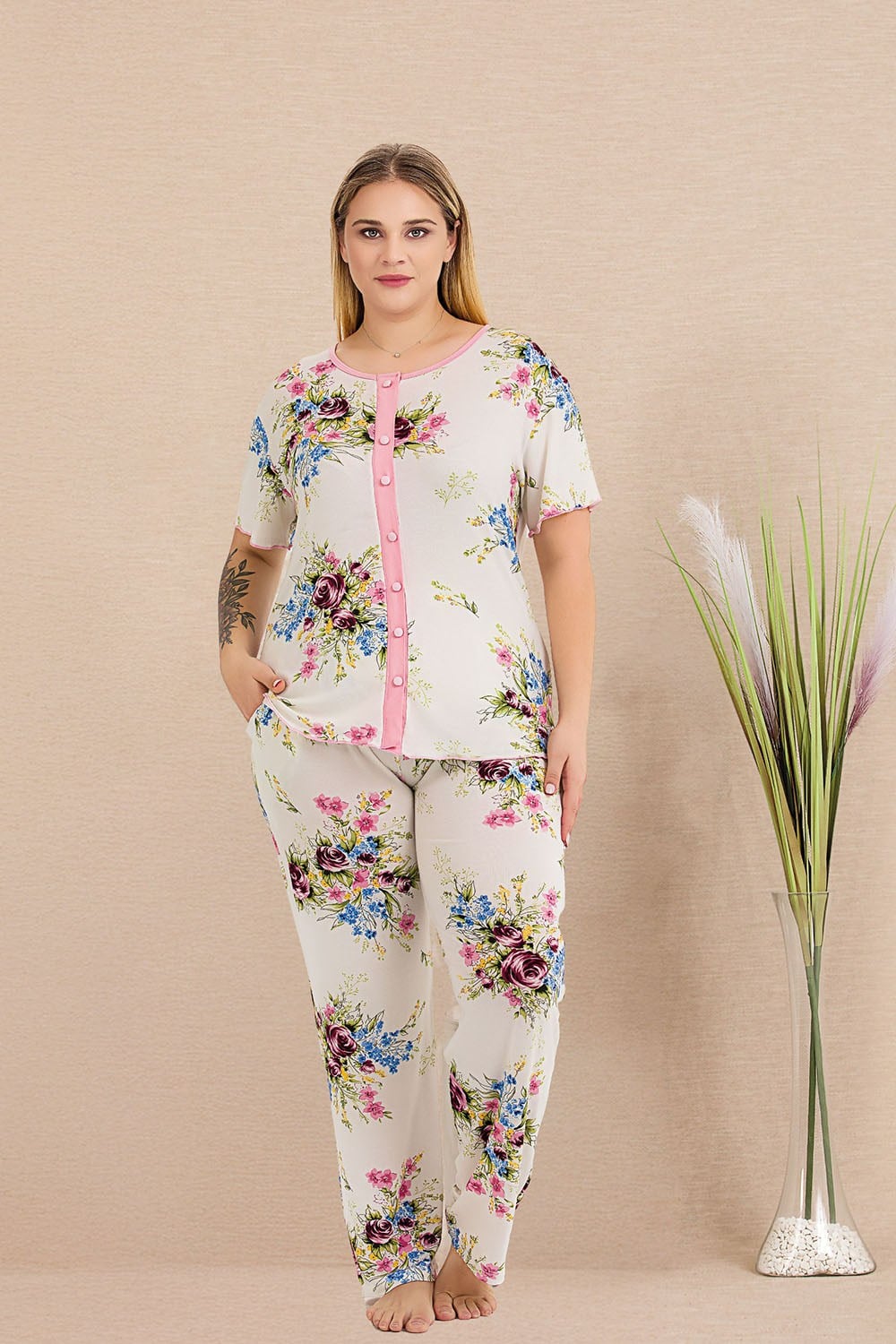 Pembe Biyeli Çiçekli Büyük Beden Pijama Takımı