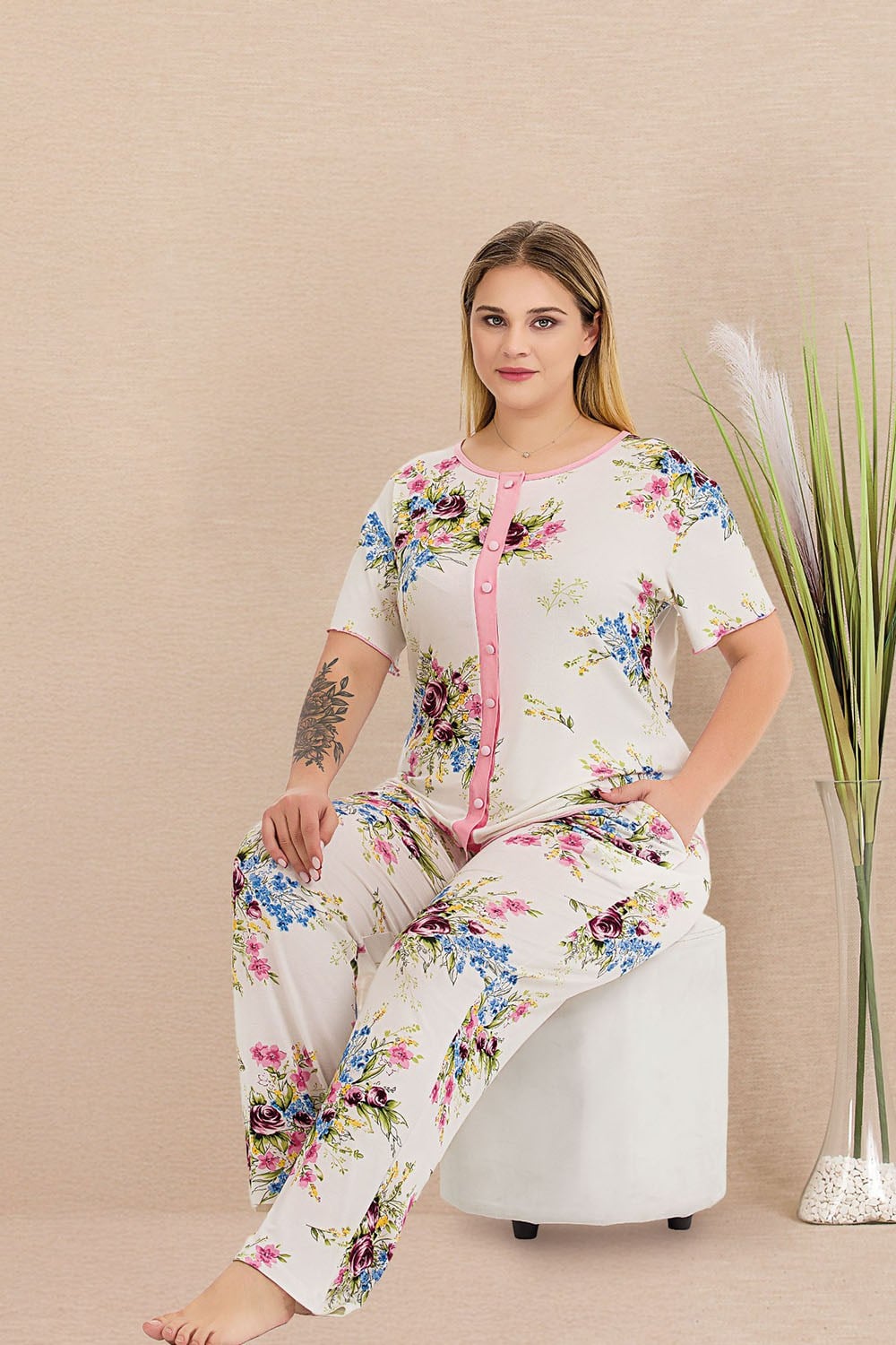 Pembe Biyeli Çiçekli Büyük Beden Pijama Takımı
