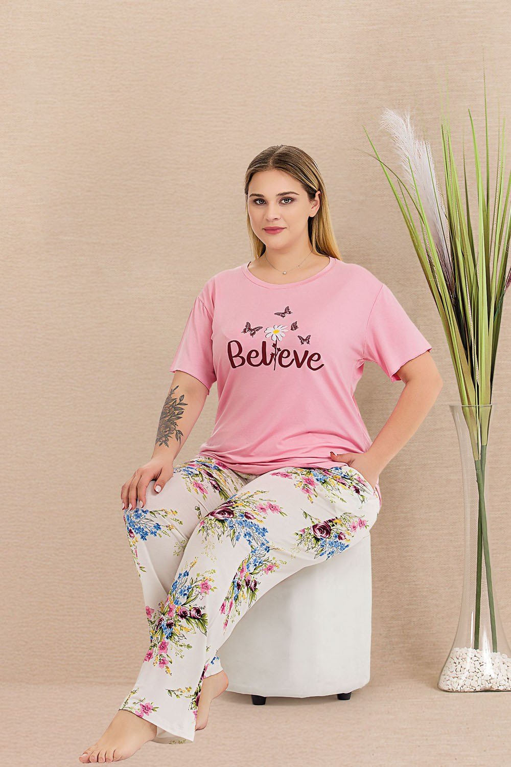 Renkli Çiçekli Büyük Beden Pijama Takımı