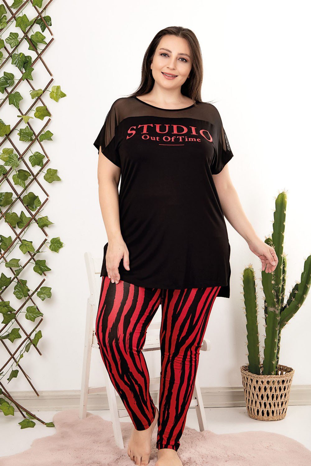 Siyahlı Kırmızı Büyük Beden Siyah Pijama Takımı