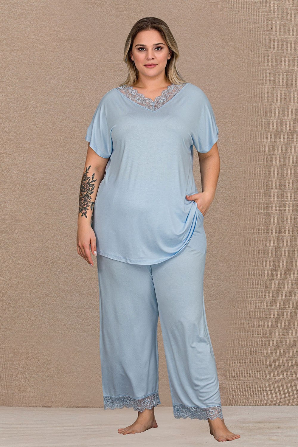 V Dantelli Açık Mavi Büyük Beden Pijama Takımı