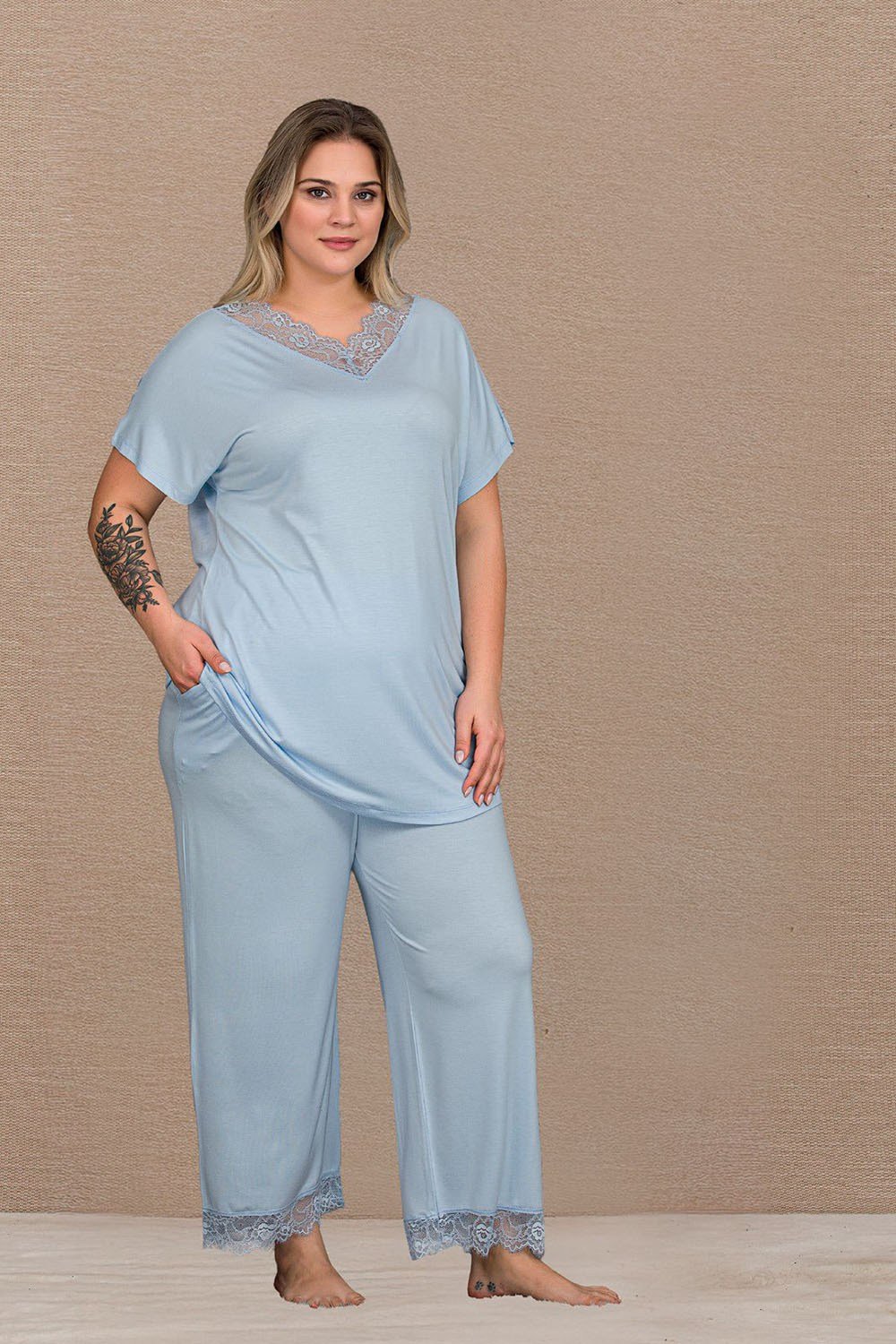 V Dantelli Açık Mavi Büyük Beden Pijama Takımı