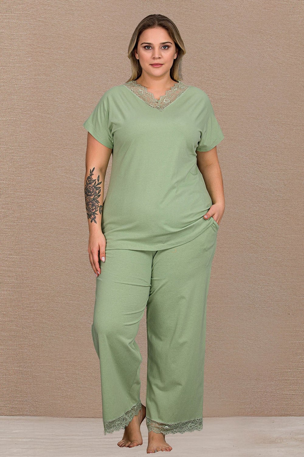 V Dantelli Fıstık Yeşil Büyük Beden Pijama Takımı