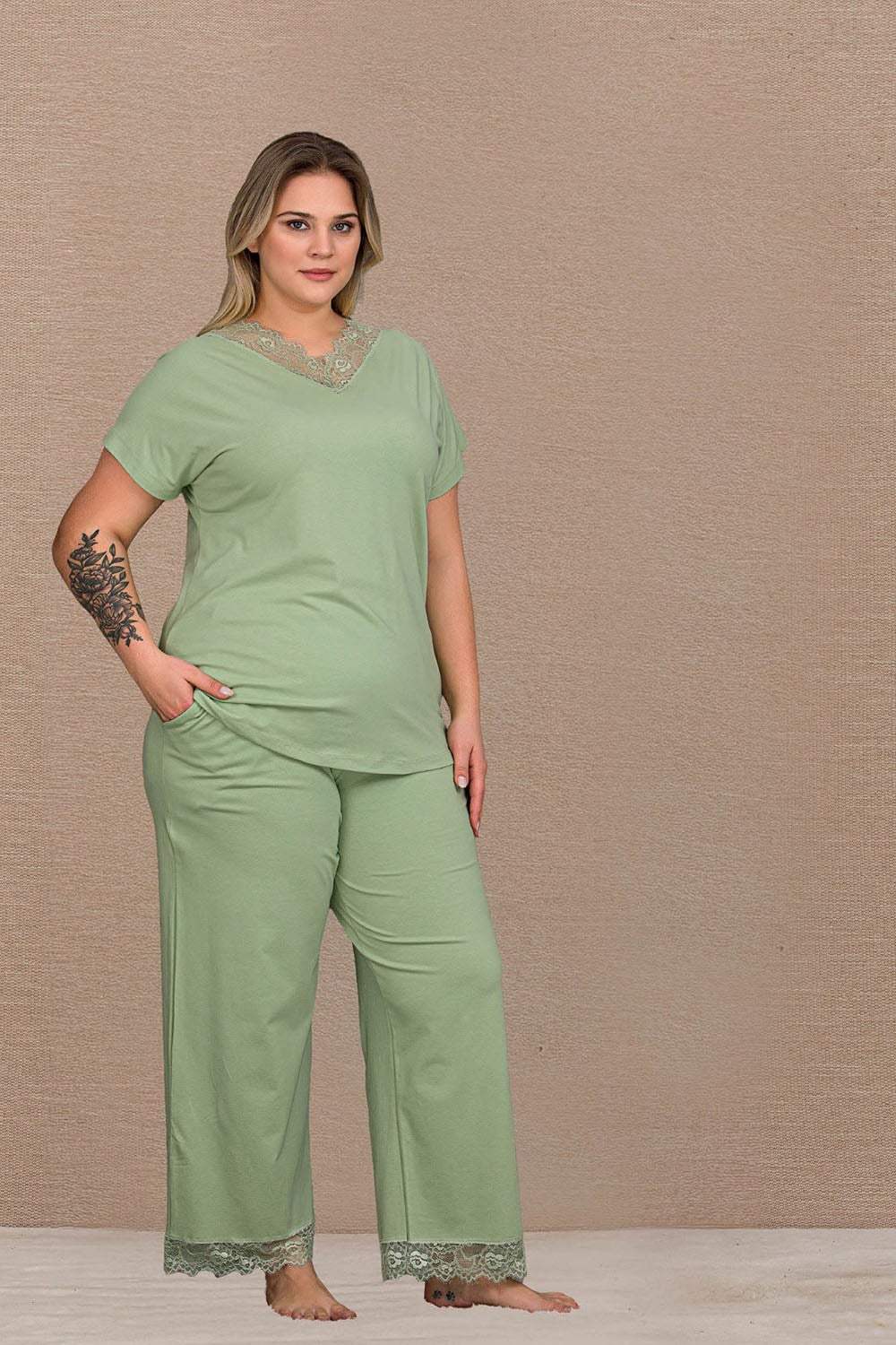 V Dantelli Fıstık Yeşil Büyük Beden Pijama Takımı