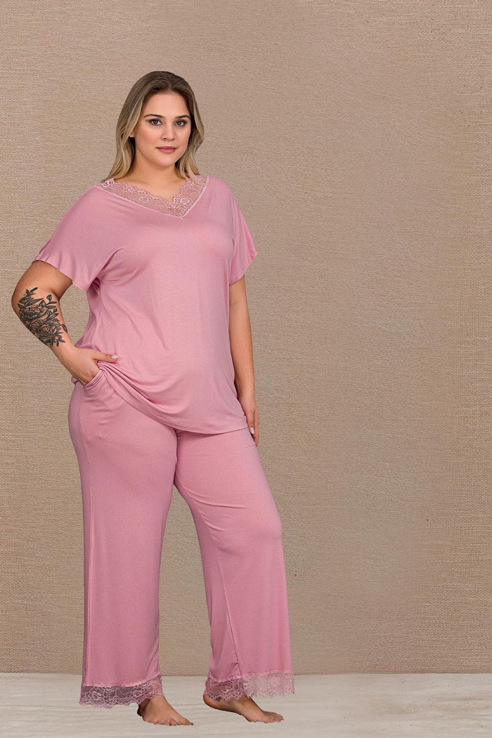 V Dantelli Pembe Büyük Beden Pijama Takımı