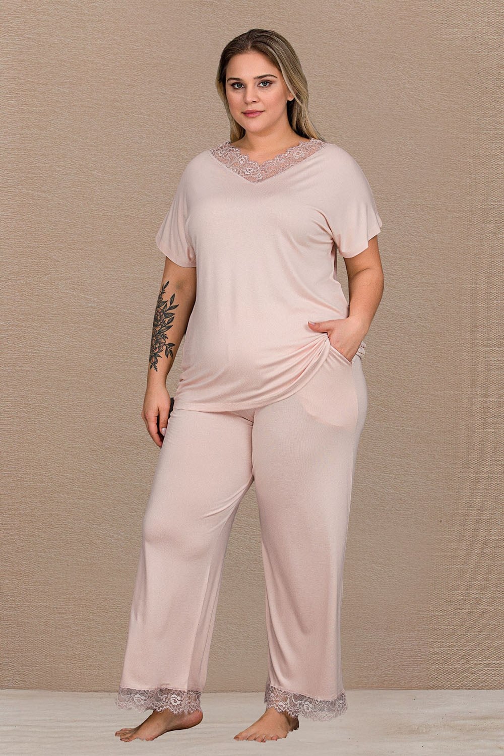 V Dantelli Pudra Büyük Beden Pijama Takımı