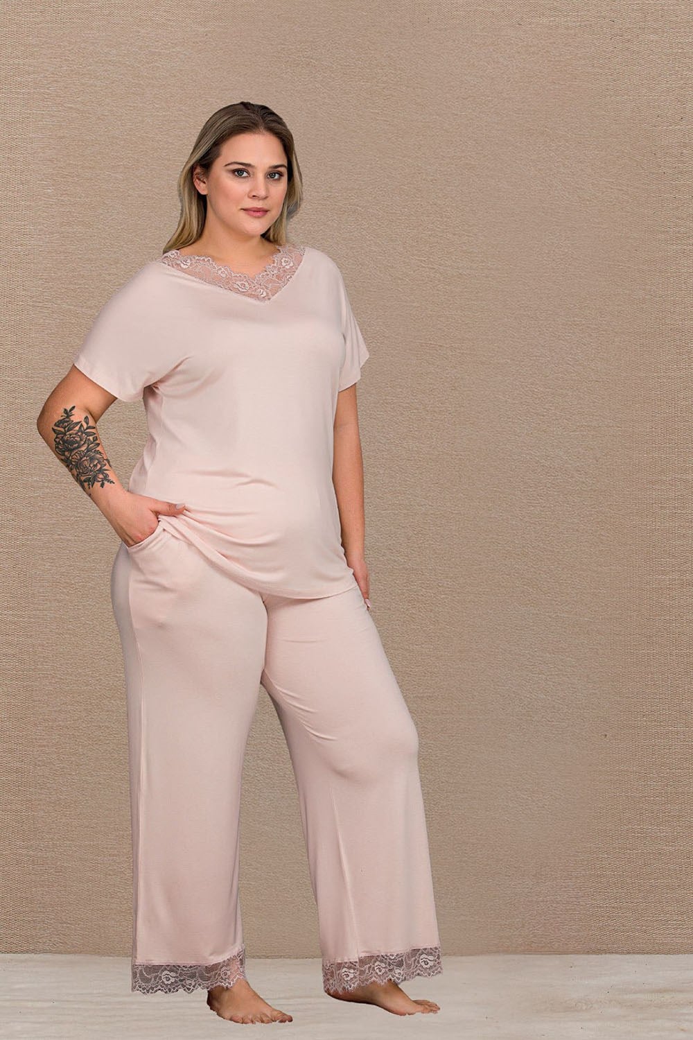 V Dantelli Pudra Büyük Beden Pijama Takımı