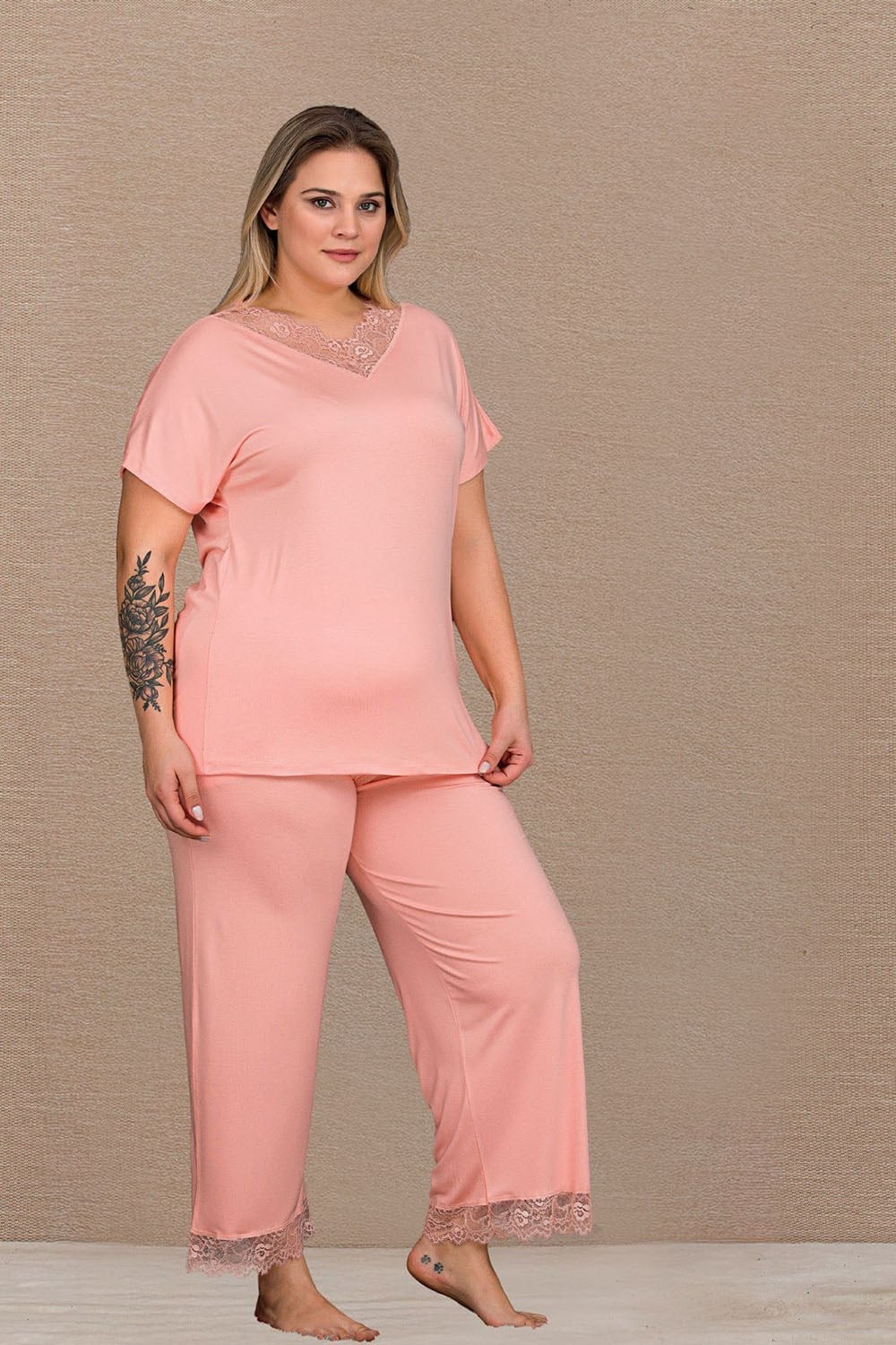 V Dantelli Yavruağzı Büyük Beden Pijama Takımı