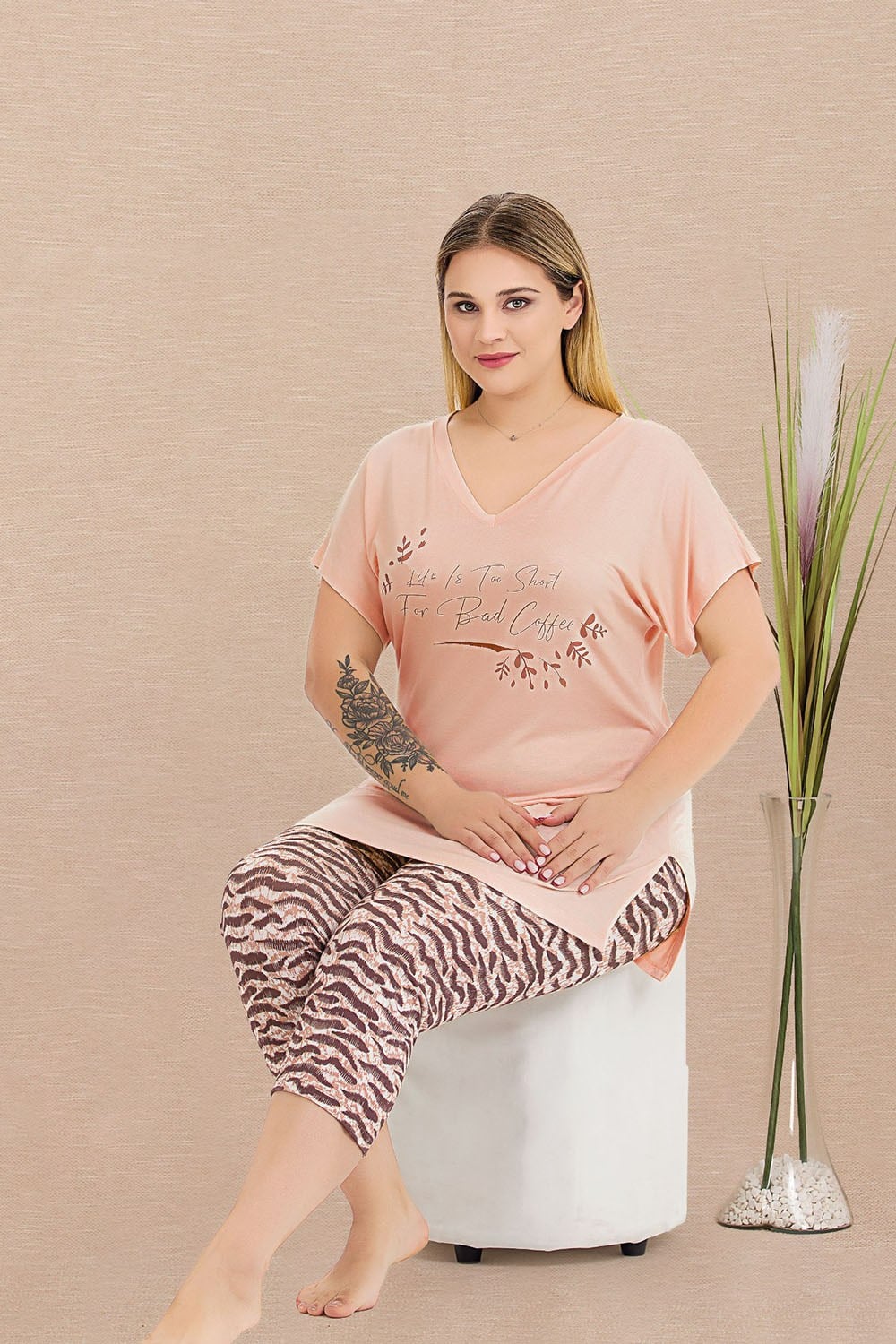 V Yaka Büyük Beden Kapri Pijama Takımı