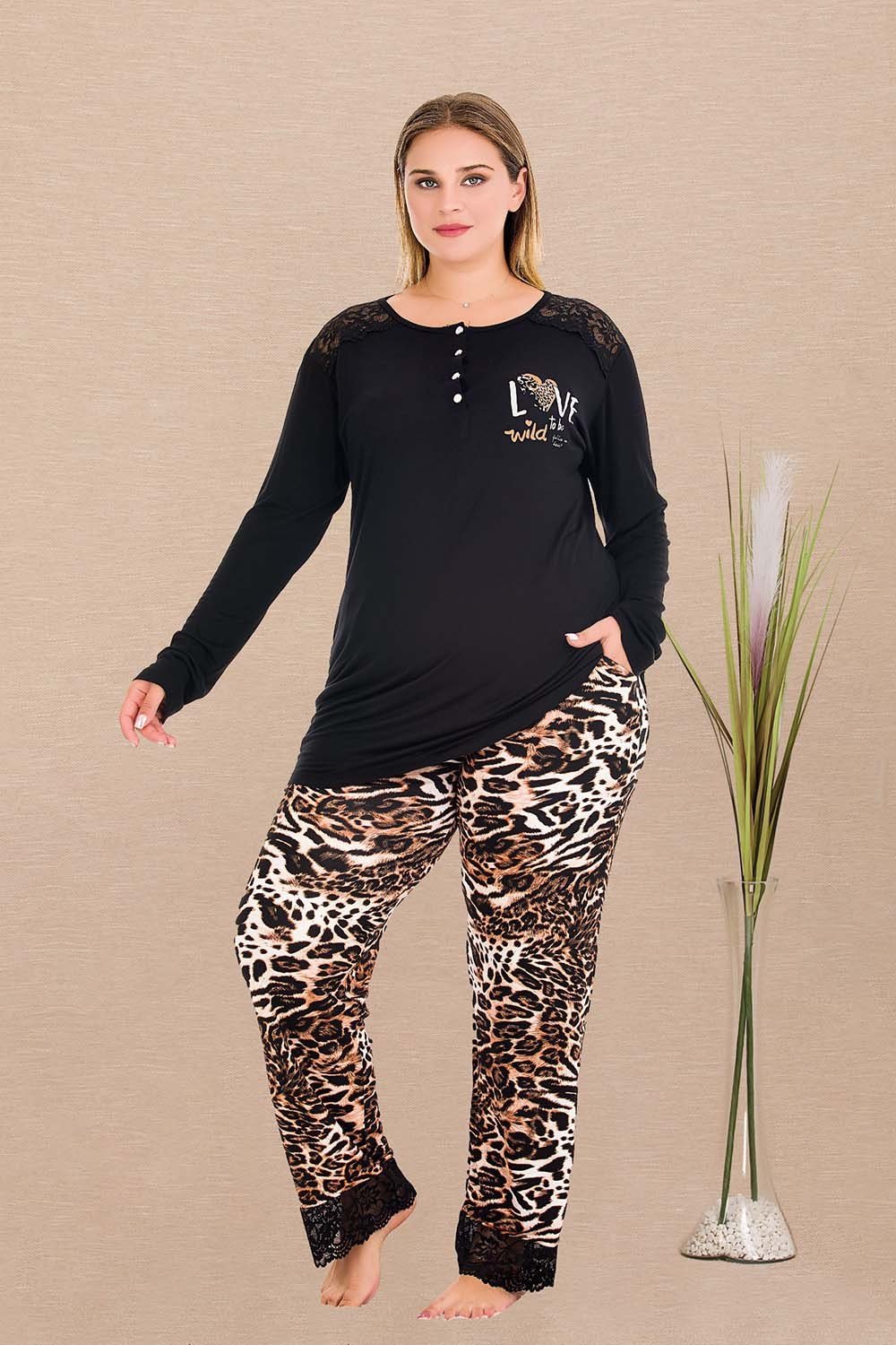 Yakası Düğmeli Büyük Beden Pijama Takımı