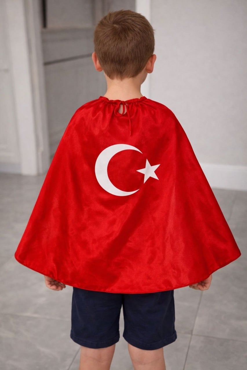 Küçük Bayrak Pelerin