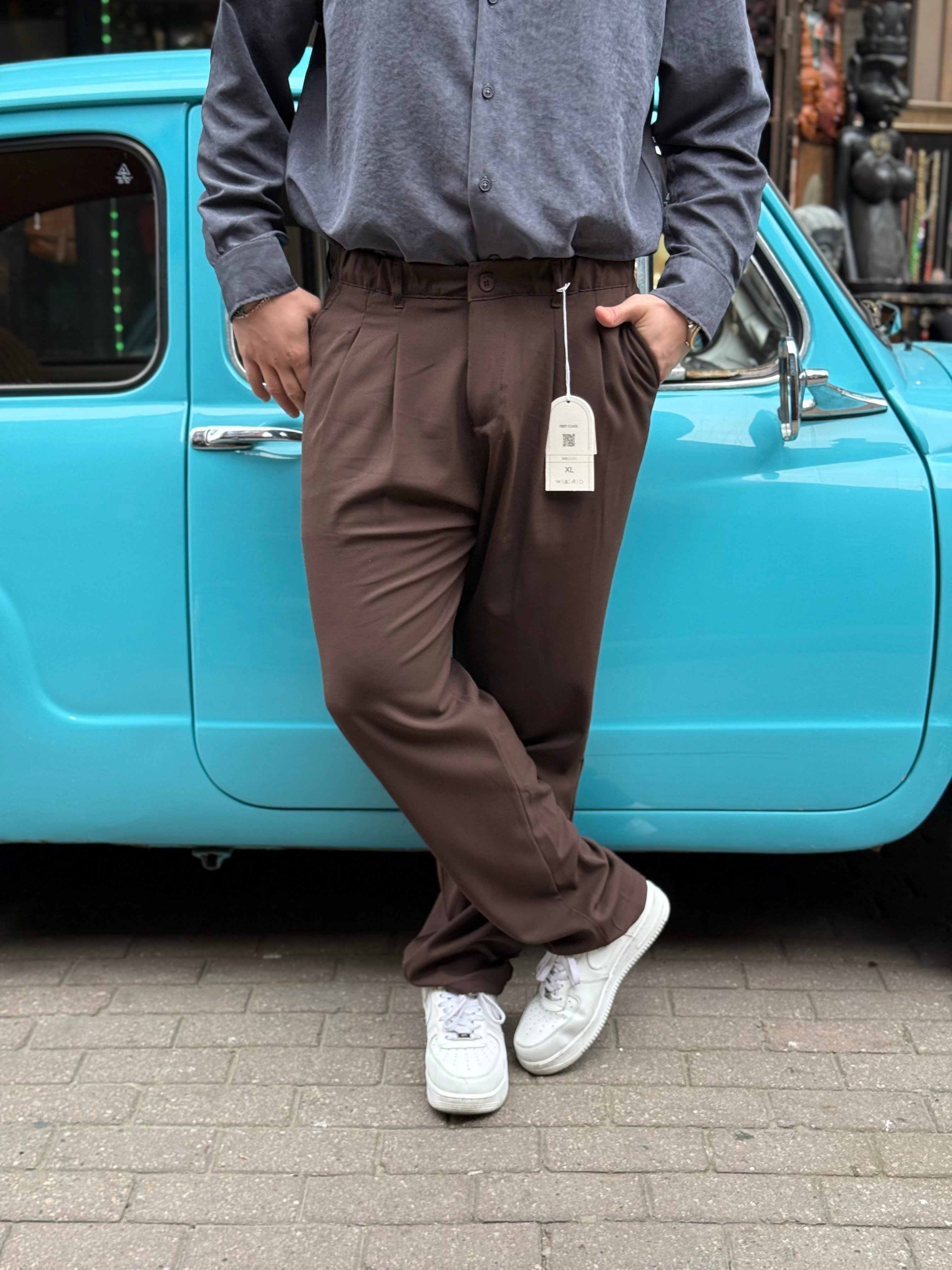 Kahverengi Pileli Lastikli Rahat Kesim Pantolon