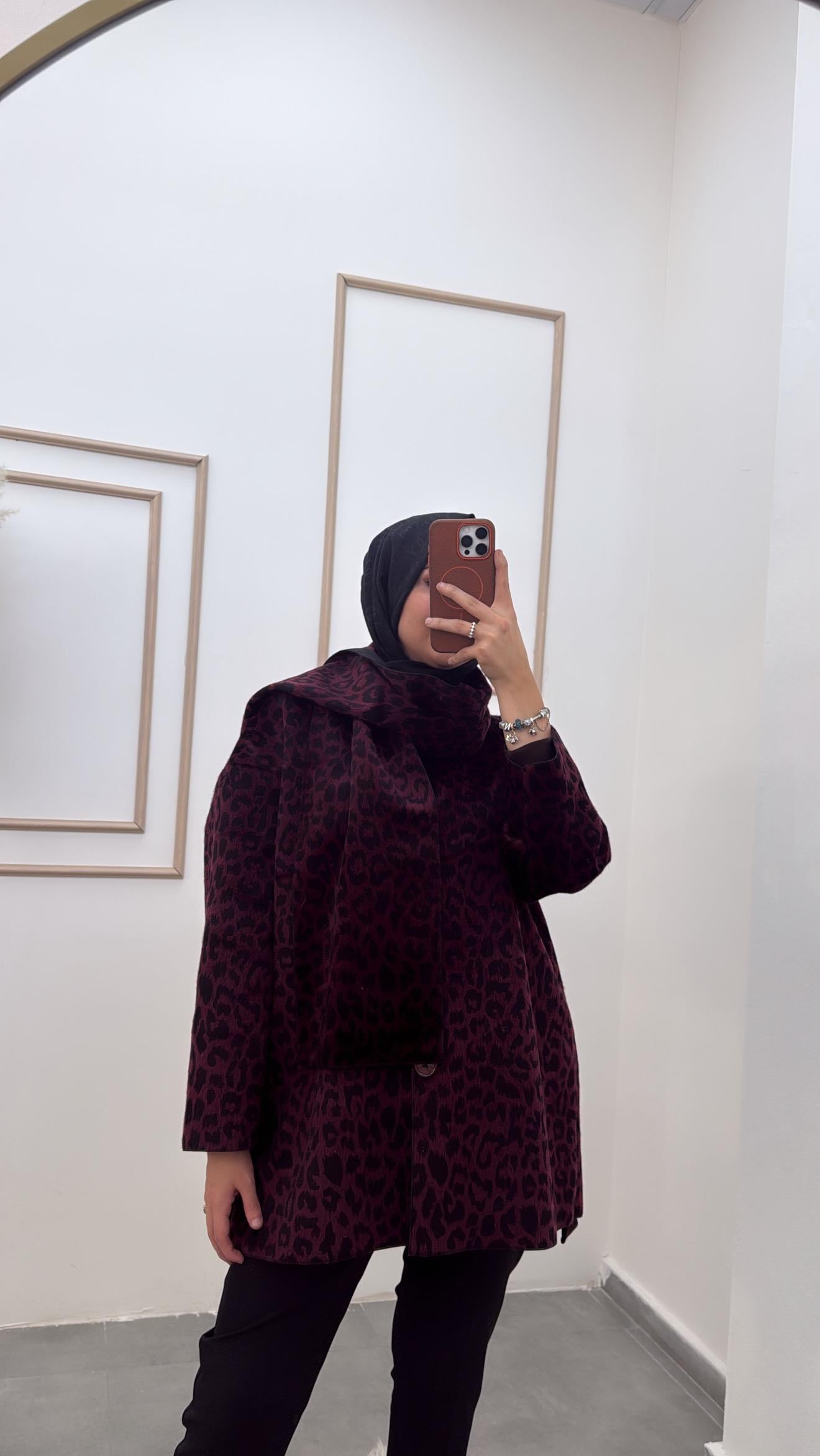 Bordo Atkı Detaylı Leopar Kaban